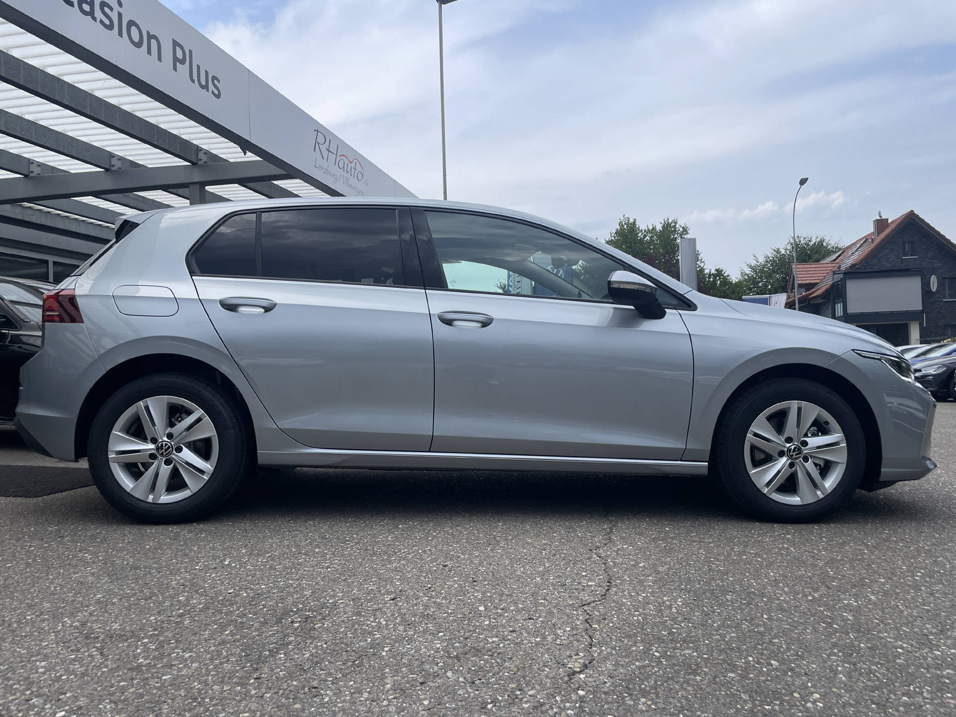VW Golf VIII 1.5 eTSI Value DSG-image-2