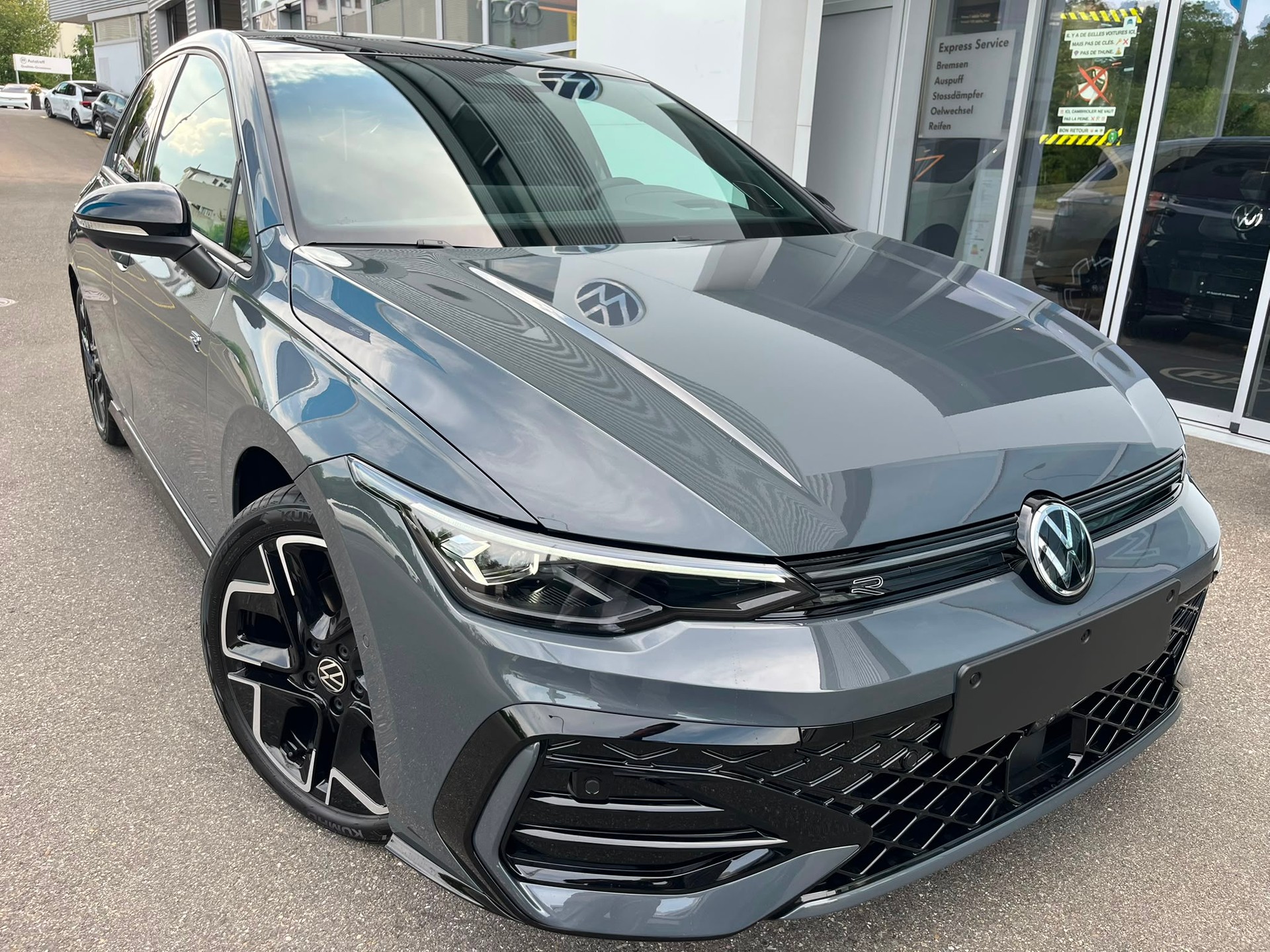 VW Golf 2.0 TSI R-Line DSG 4 Motion-image-1