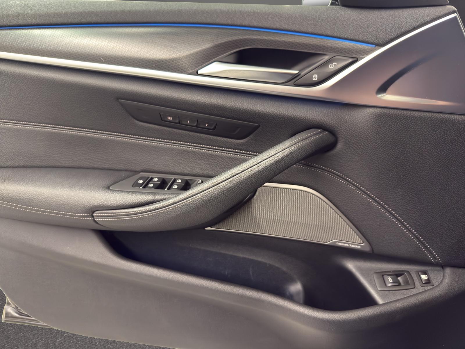 BMW 530e xDrive Touring M SPORT-image-14