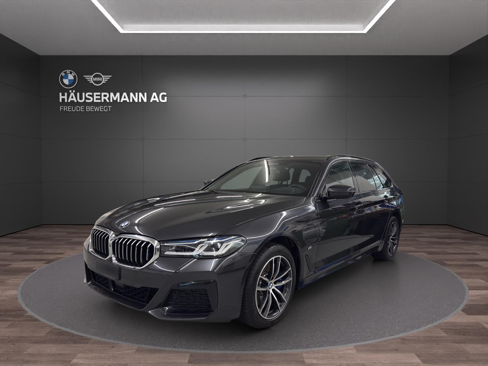 BMW 530e xDrive Touring M SPORT-image-0