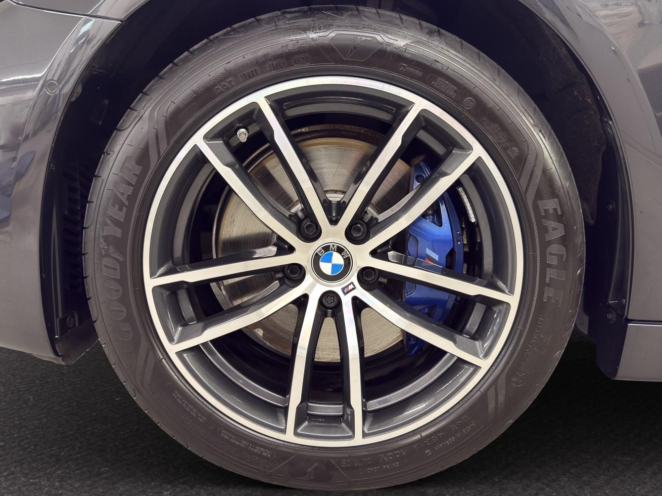 BMW 530e xDrive Touring M SPORT-image-8