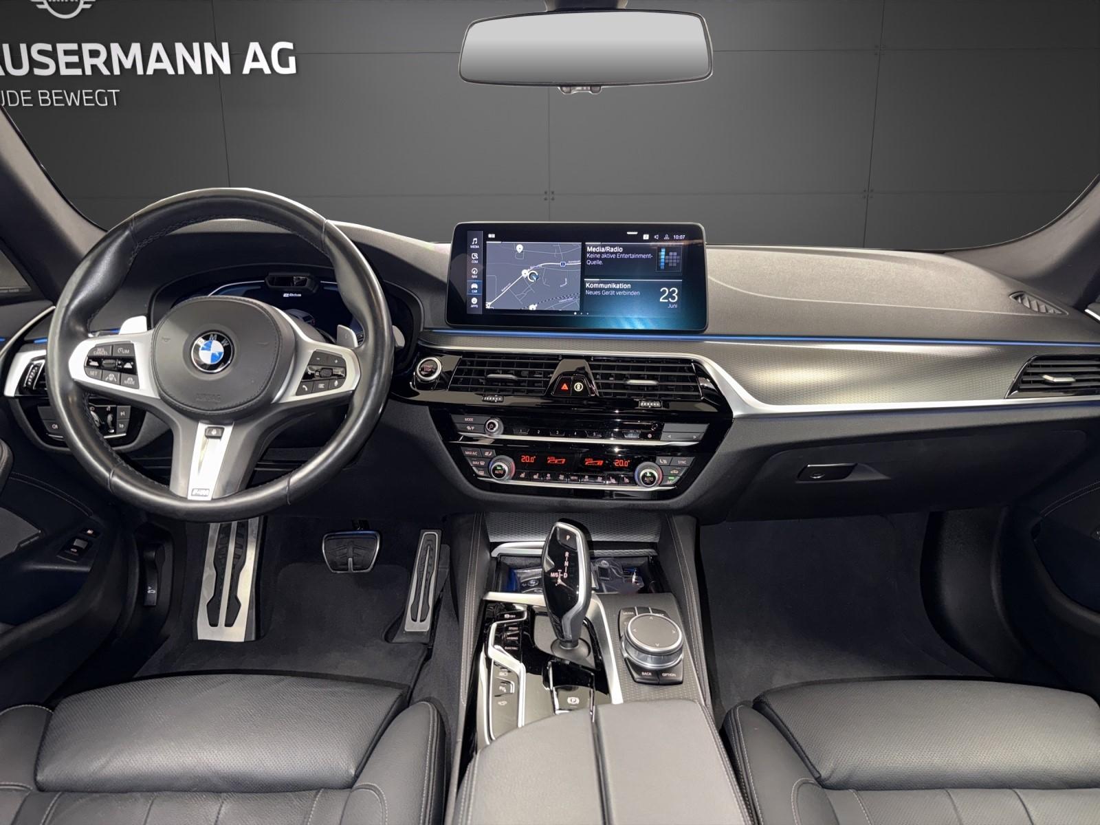 BMW 530e xDrive Touring M SPORT-image-7