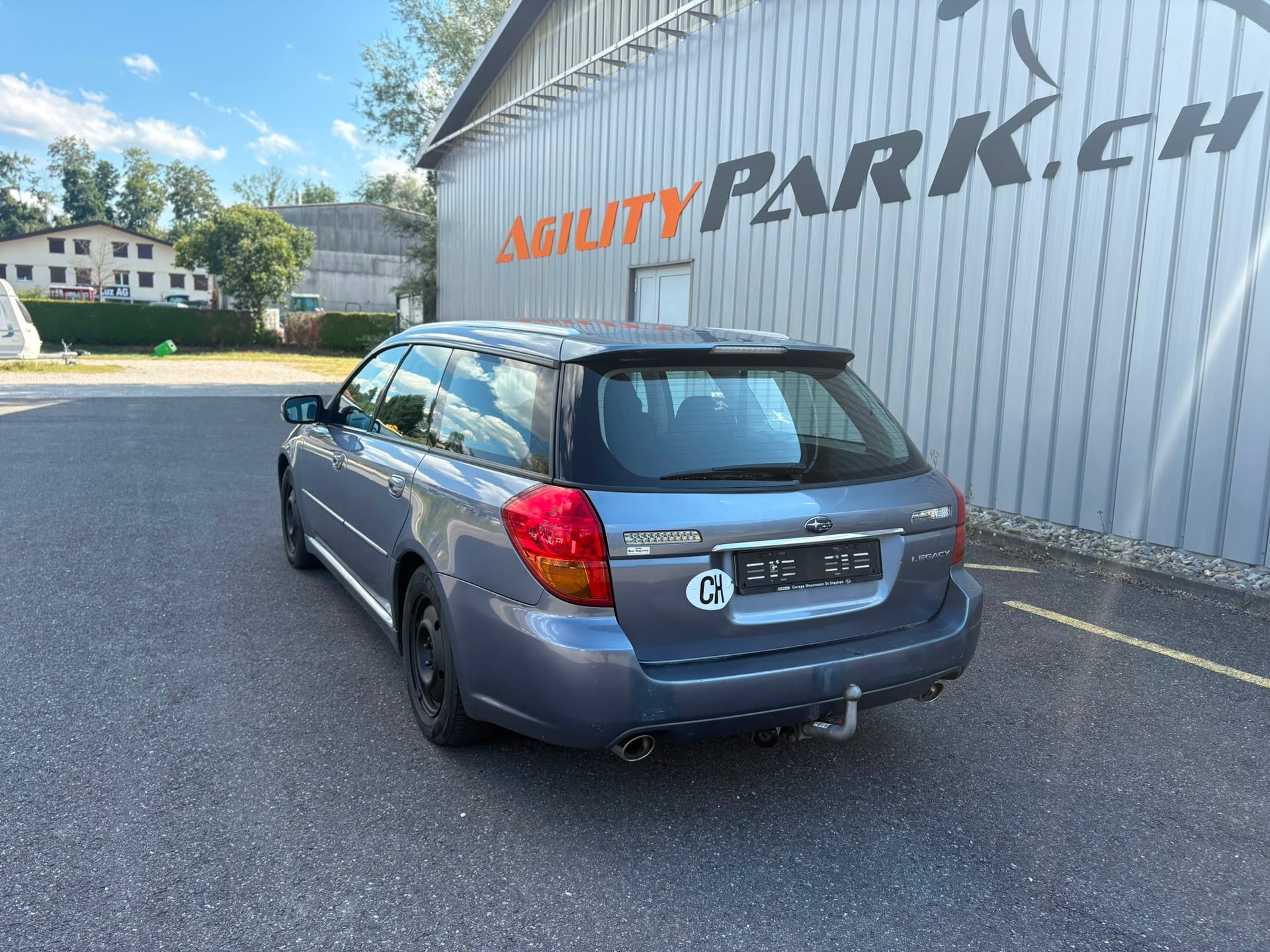 SUBARU Legacy 2.0R AWD Swiss-image-6