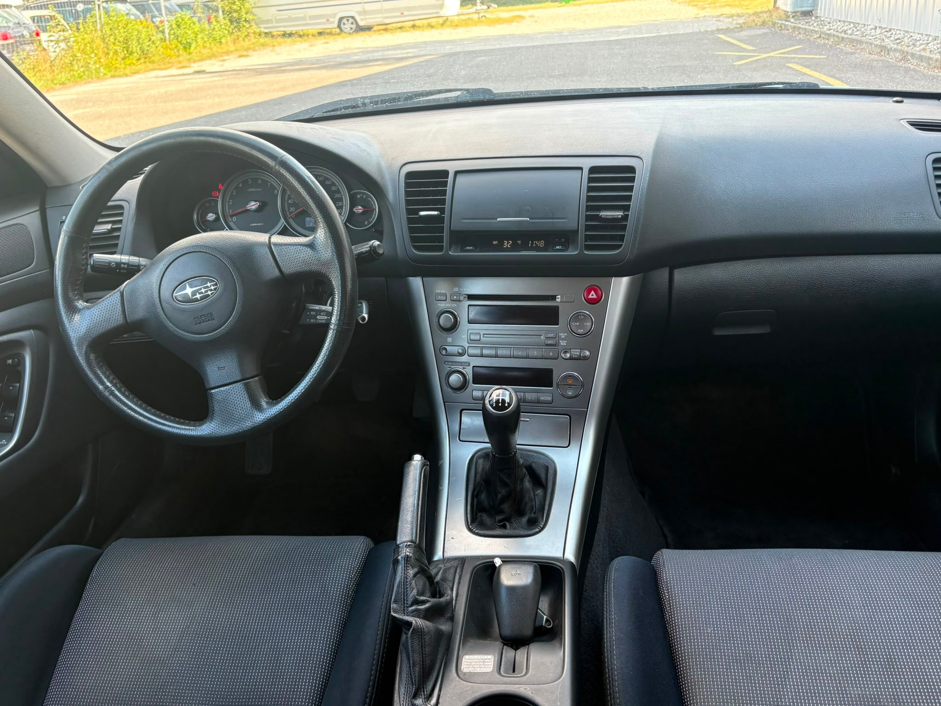 SUBARU Legacy 2.0R AWD Swiss-image-7