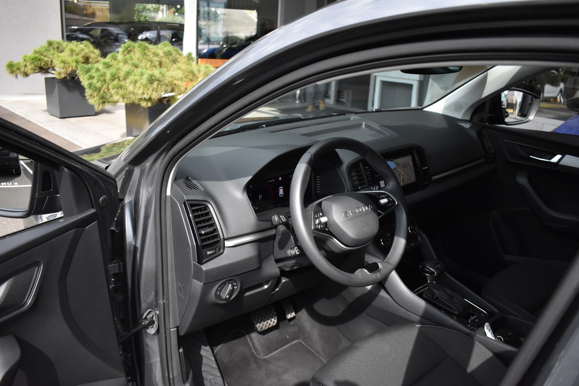 SKODA Karoq 2.0 TDI CR Selection 4x4 DSG-image-6