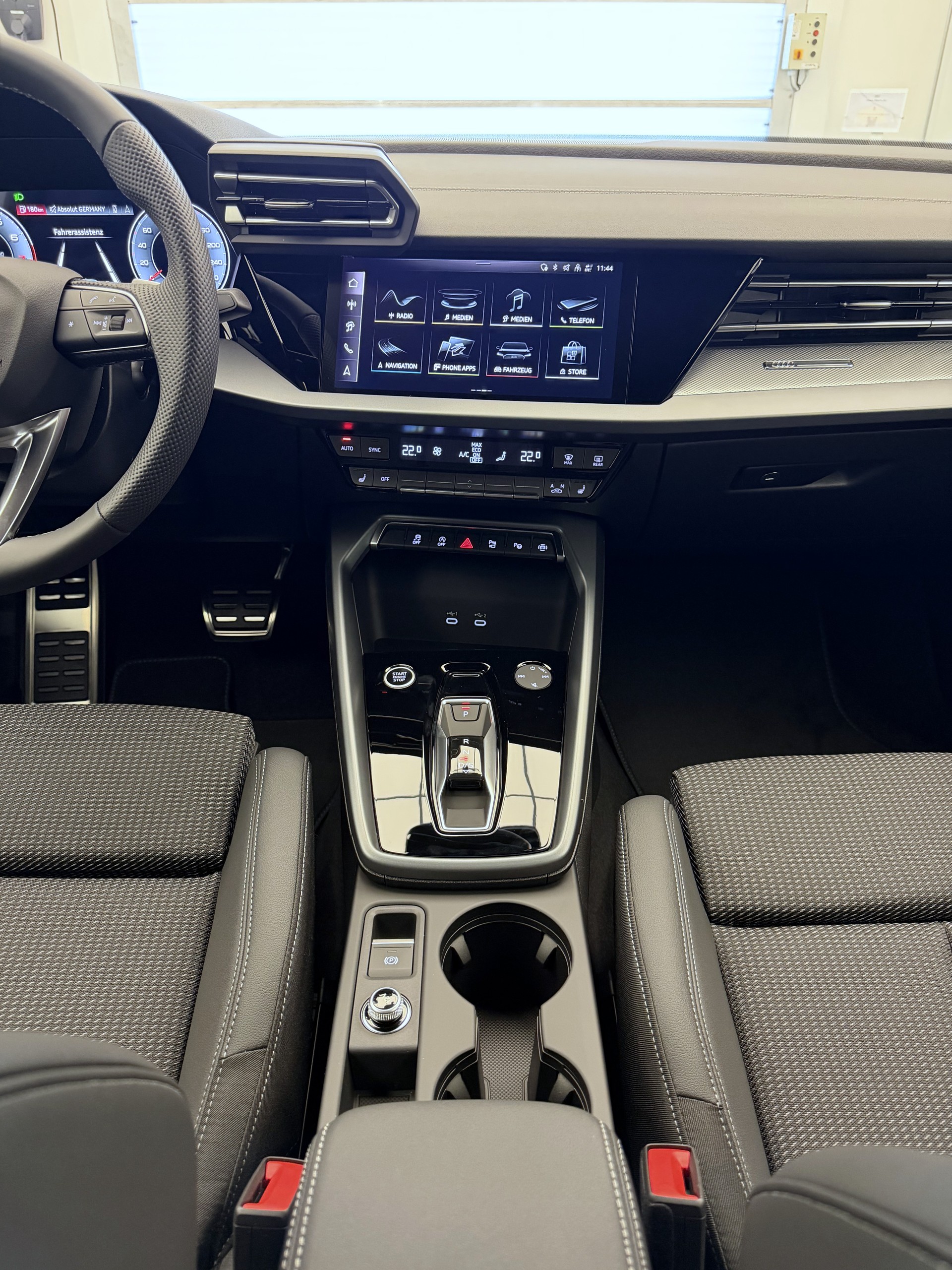 AUDI A3 Sportback TFSI 110 kW Attraction S tronic-image-11