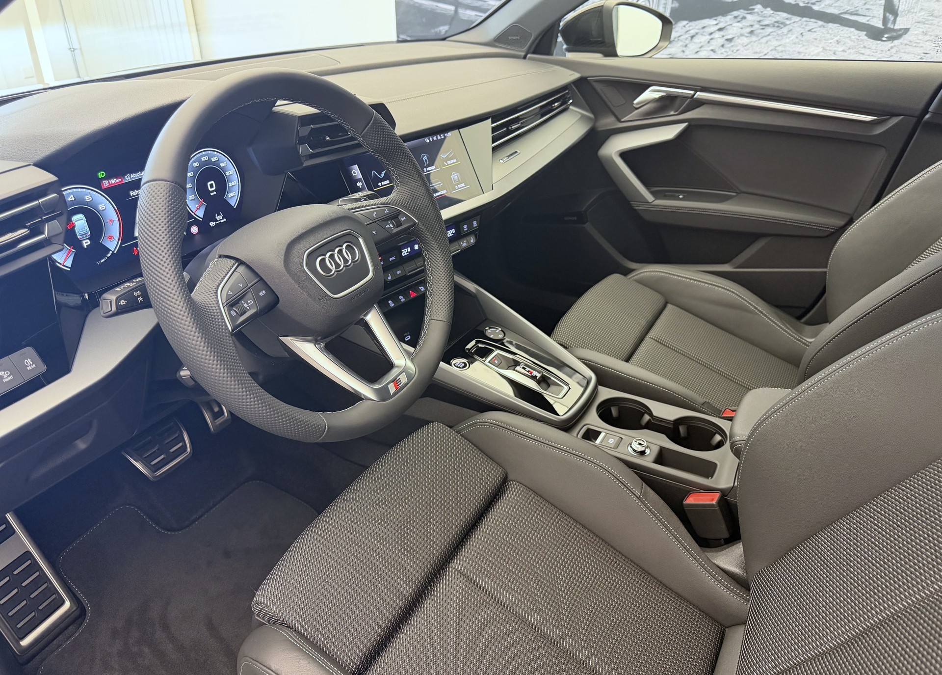 AUDI A3 Sportback TFSI 110 kW Attraction S tronic-image-7