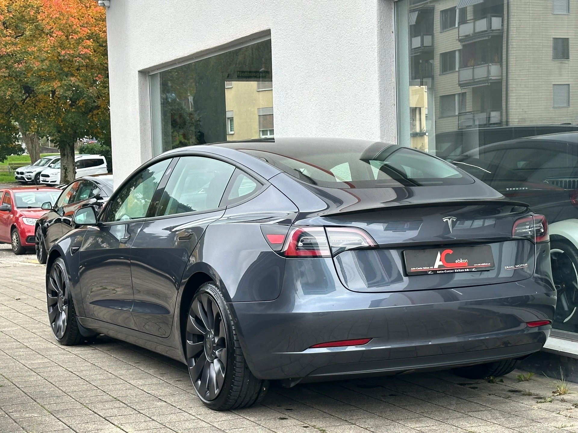TESLA Model 3 Performance Dual Motor AWD-image-1