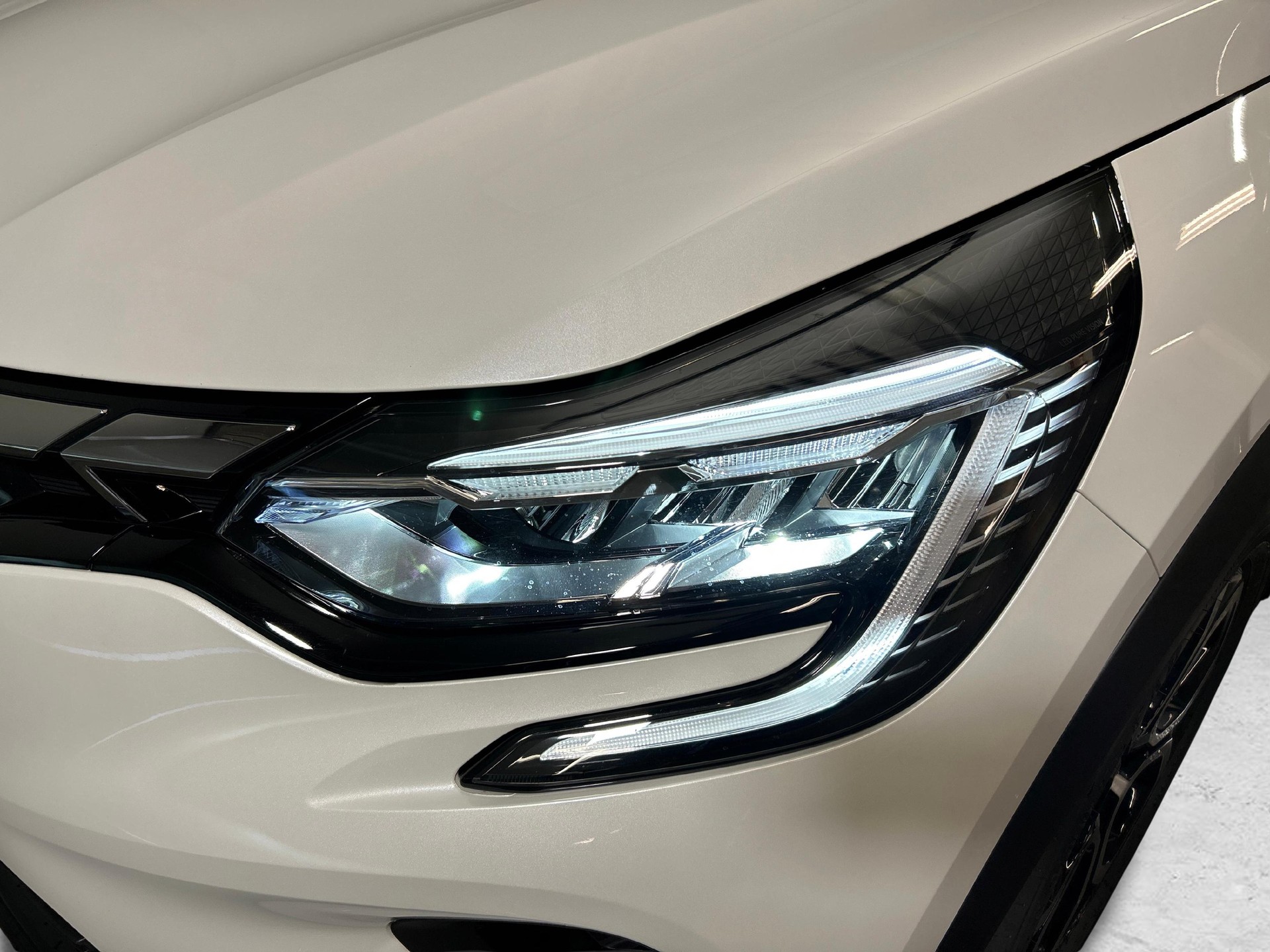 MITSUBISHI ASX 1.6 HEV Intense-image-14