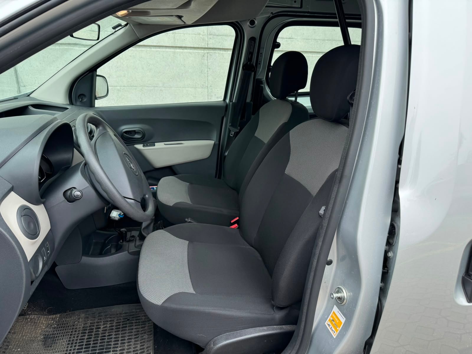 DACIA Dokker Van TCe 115 S&S Ambiance+-image-6