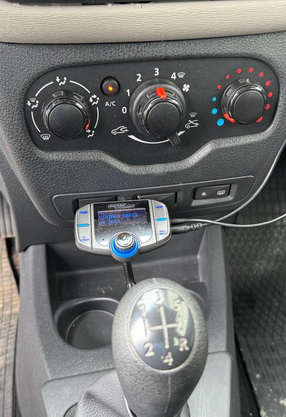 DACIA Dokker Van TCe 115 S&S Ambiance+-image-9