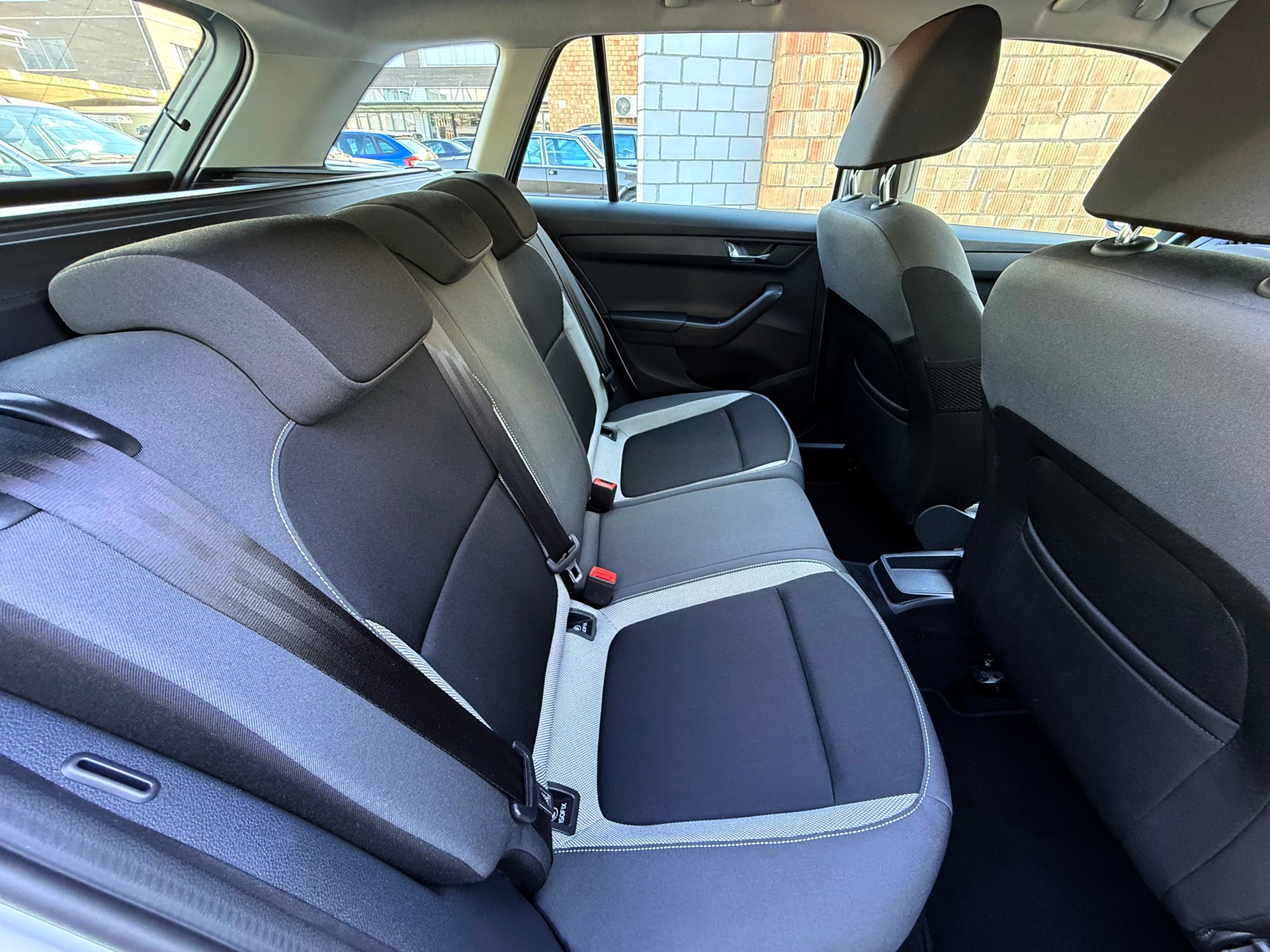 SKODA Fabia 1.2 TSI Ambition-image-9