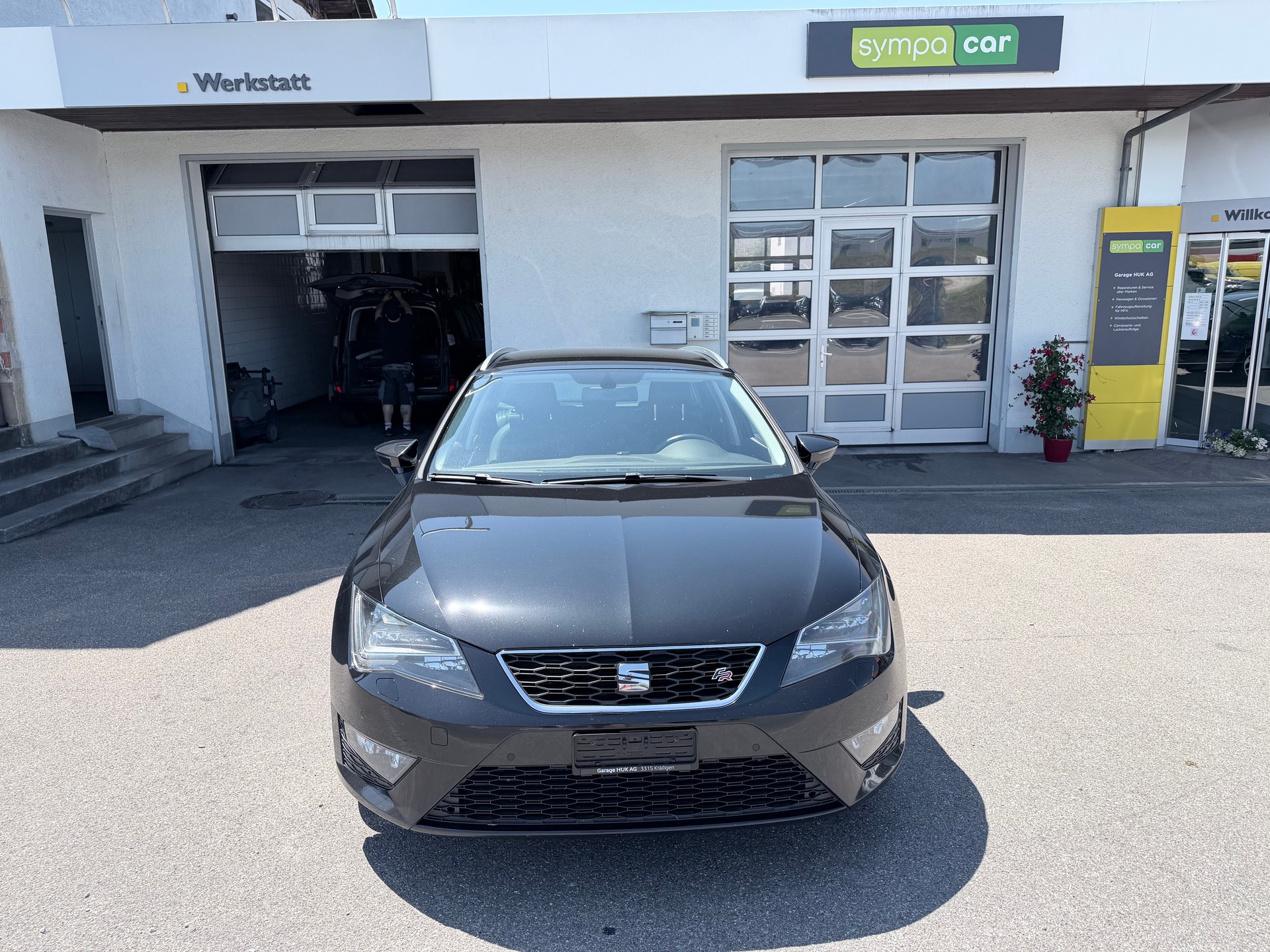 SEAT Leon ST 2.0 TDI FR Line DSG+++FRISCH AB MFK+++-image-4