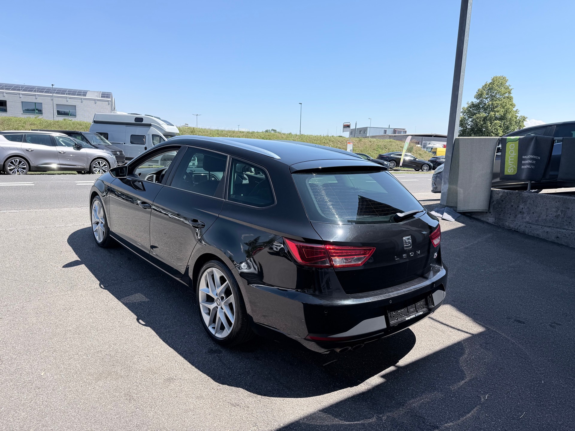 SEAT Leon ST 2.0 TDI FR Line DSG+++FRISCH AB MFK+++-image-1