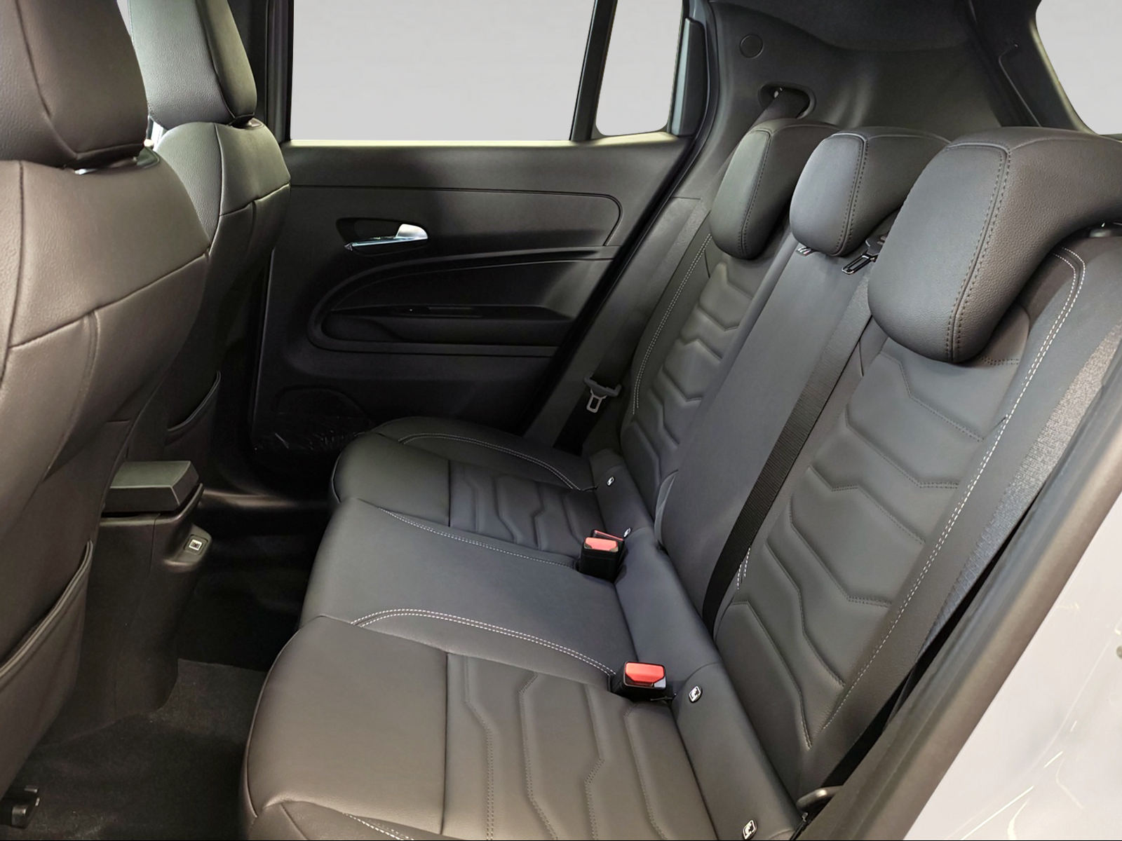 JEEP Avenger 1.2 MHEV Overland Leather Sky 4xe-image-7