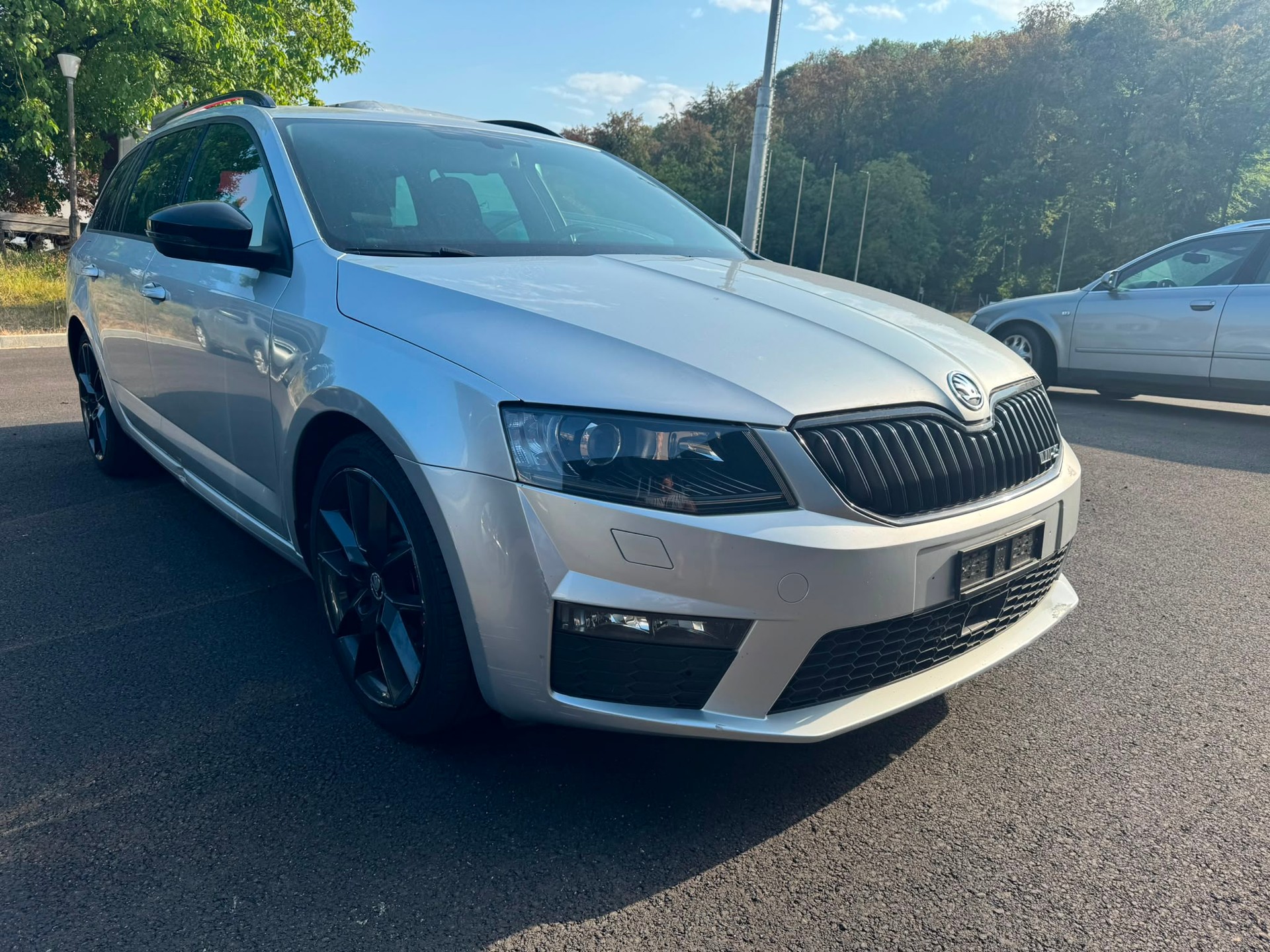 SKODA Octavia Combi 2.0 TDI RS 4x4 DSG-image-2