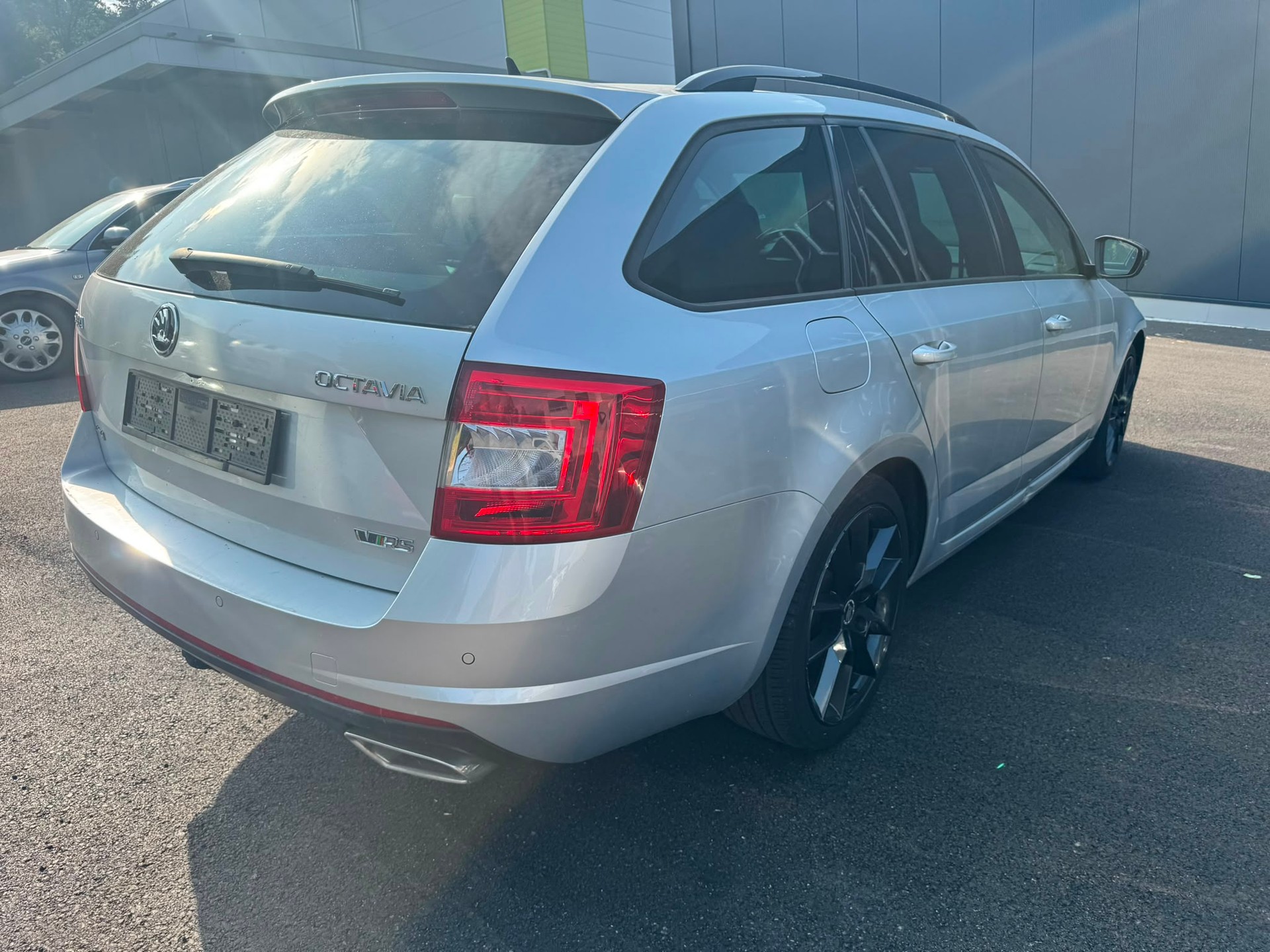 SKODA Octavia Combi 2.0 TDI RS 4x4 DSG-image-1