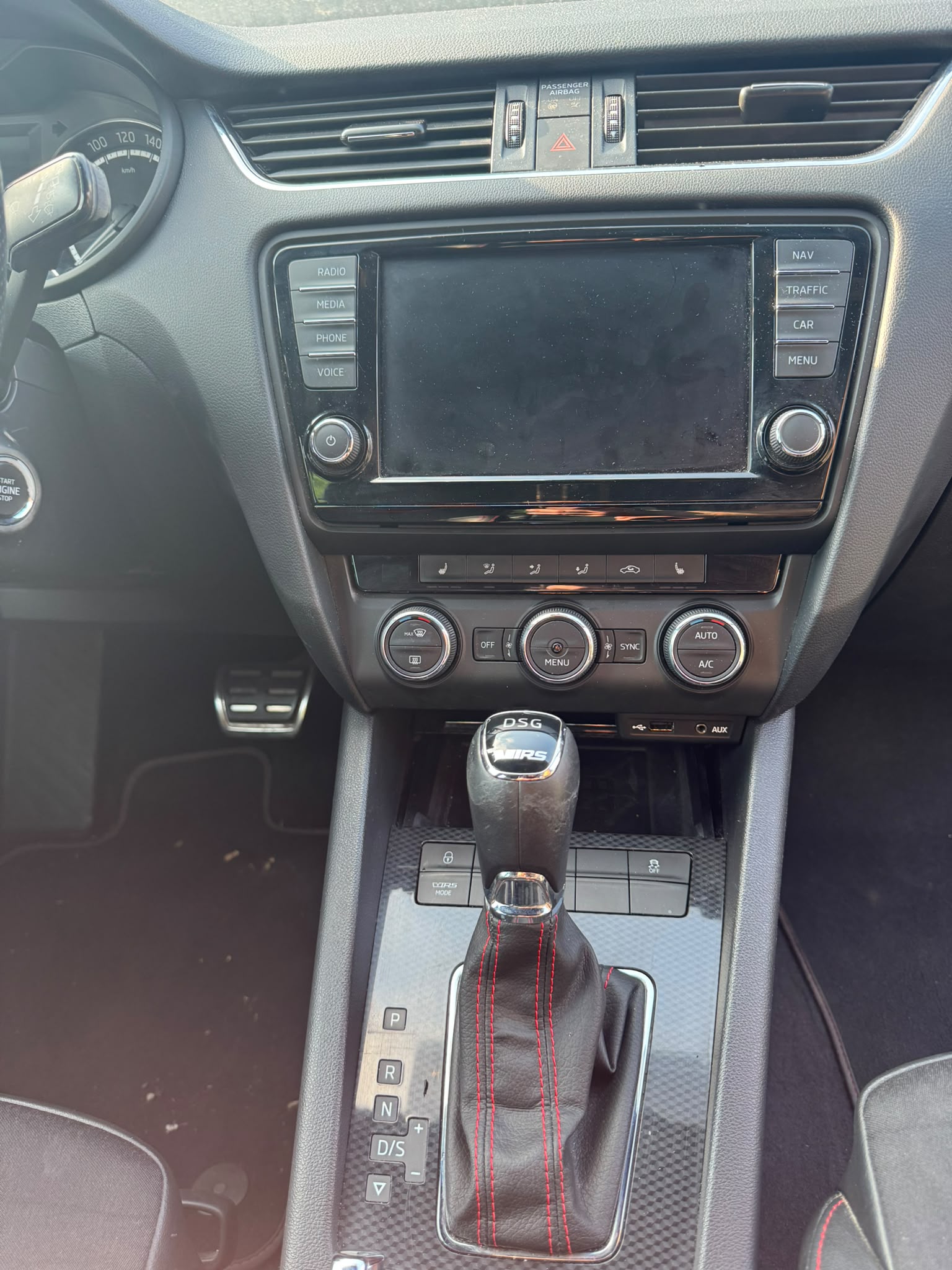 SKODA Octavia Combi 2.0 TDI RS 4x4 DSG-image-6