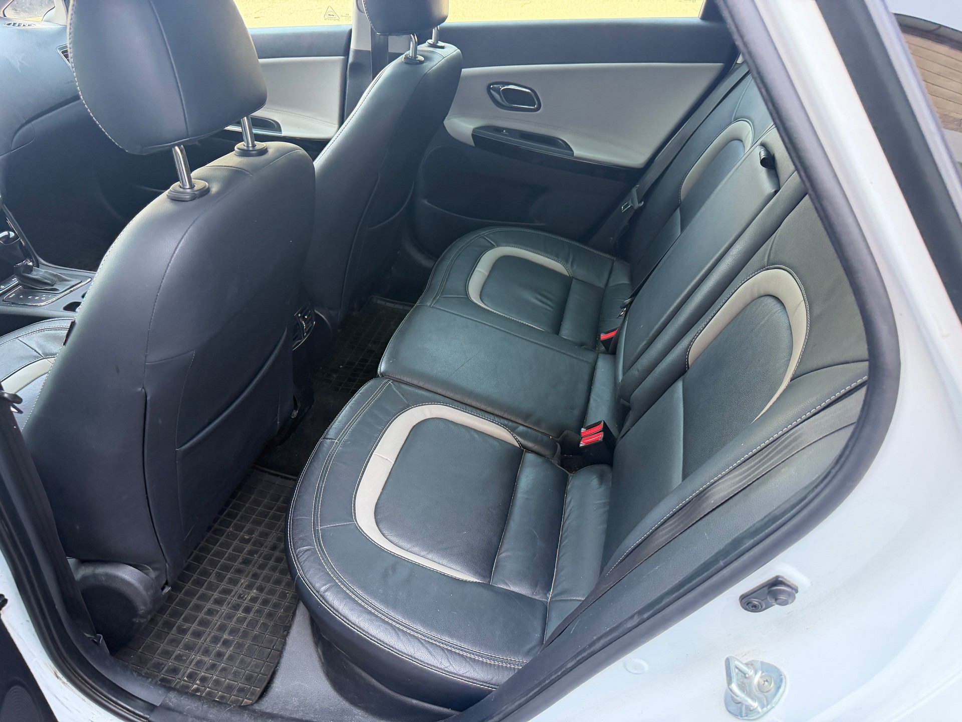 KIA Cee'd Sportswagon 1.6 CRDi Trend Automat-image-6