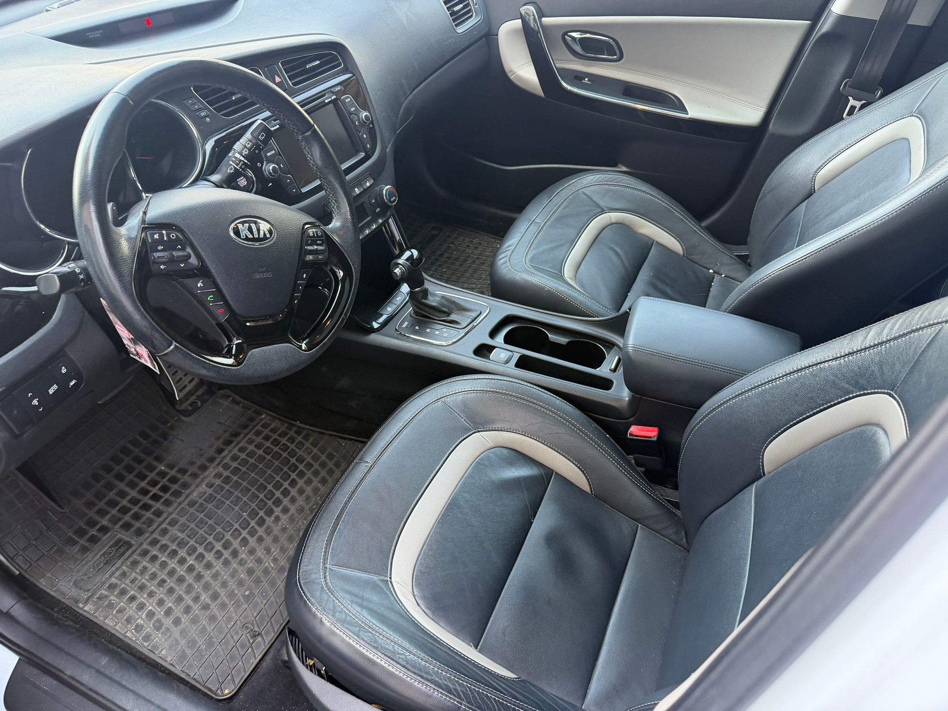 KIA Cee'd Sportswagon 1.6 CRDi Trend Automat-image-5