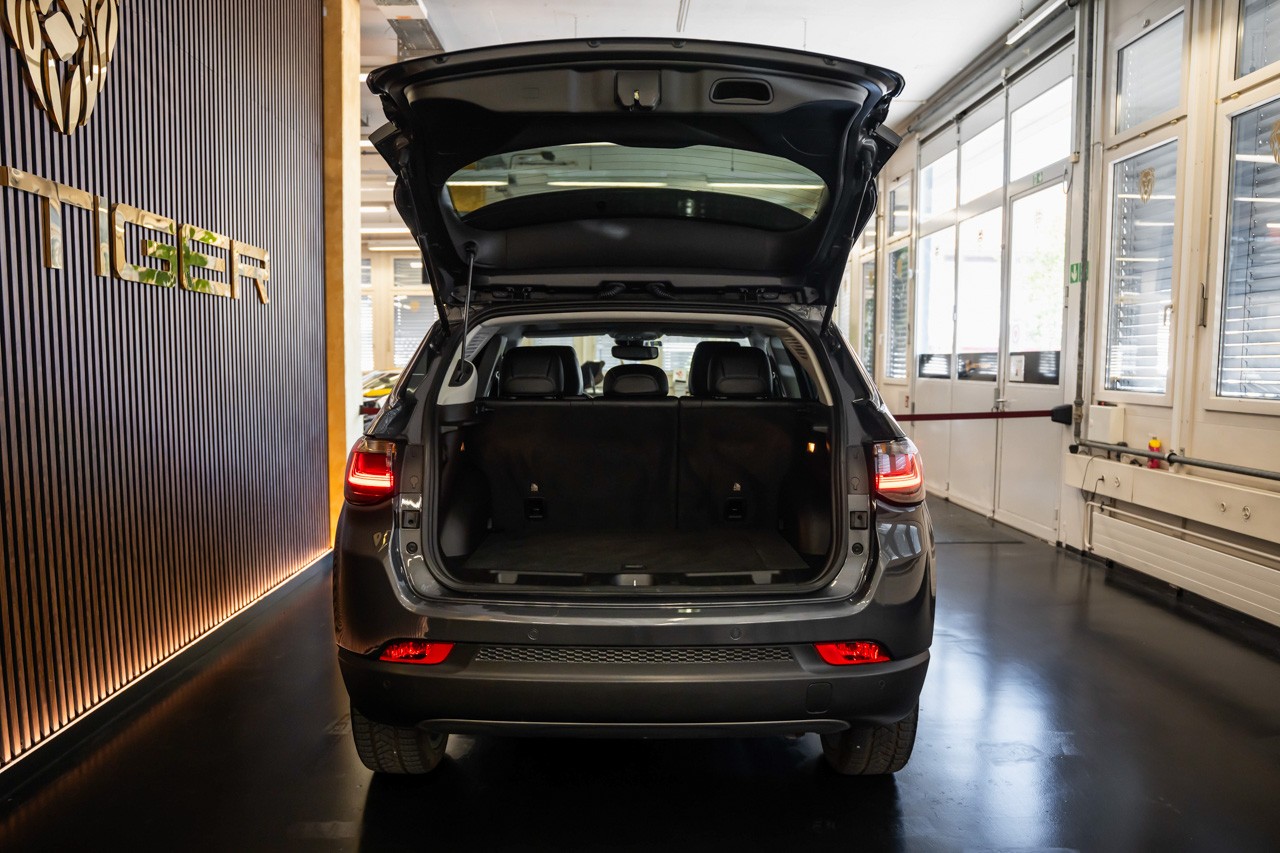 JEEP Compass 1.3 T PHEV Swiss Limited AWD-image-5