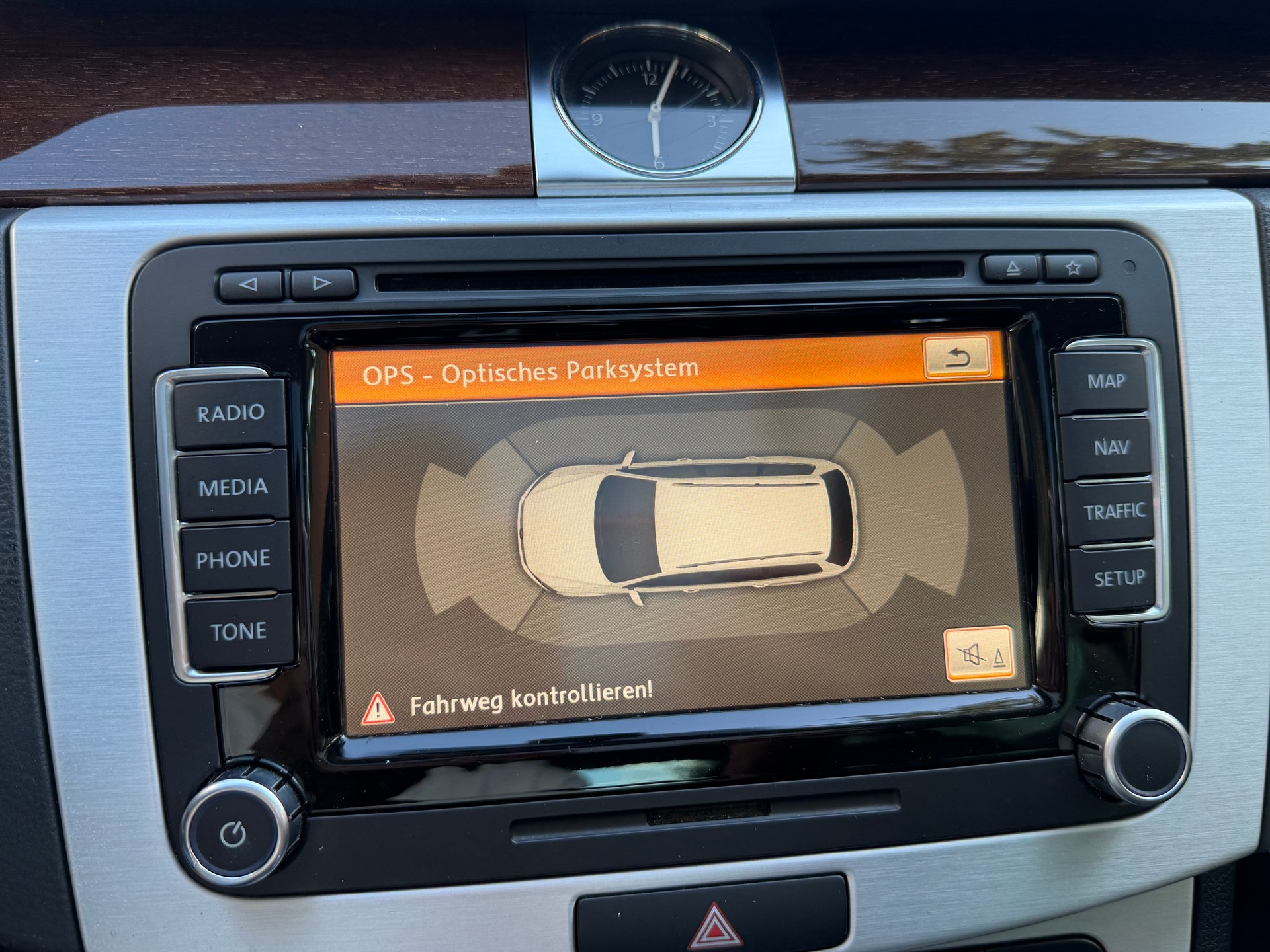 VW Passat Variant 1.4 TSI BMT Highline DSG-image-15
