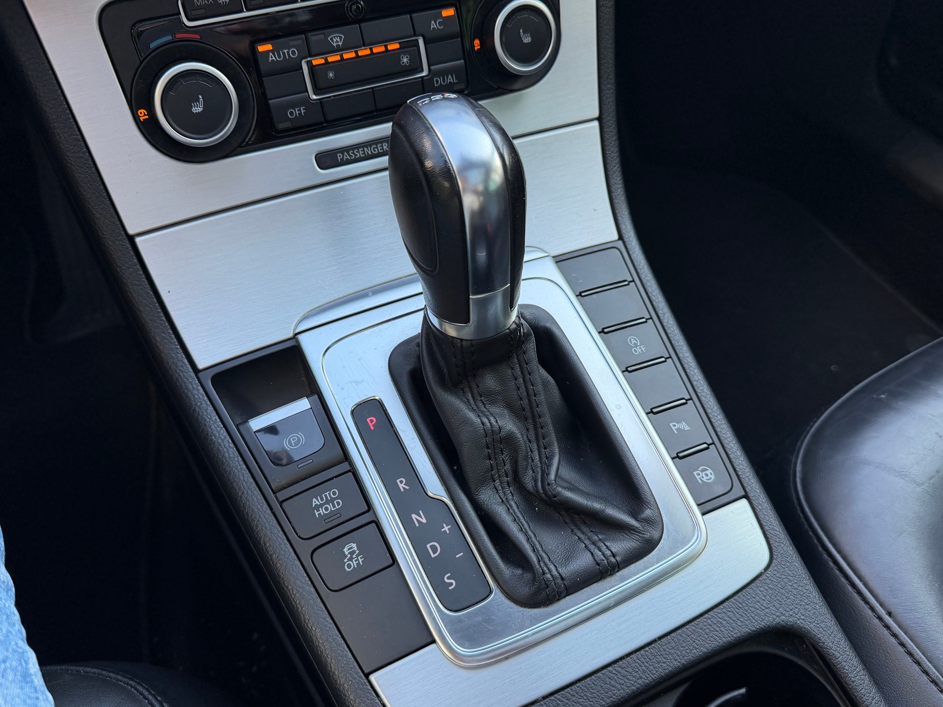 VW Passat Variant 1.4 TSI BMT Highline DSG-image-12