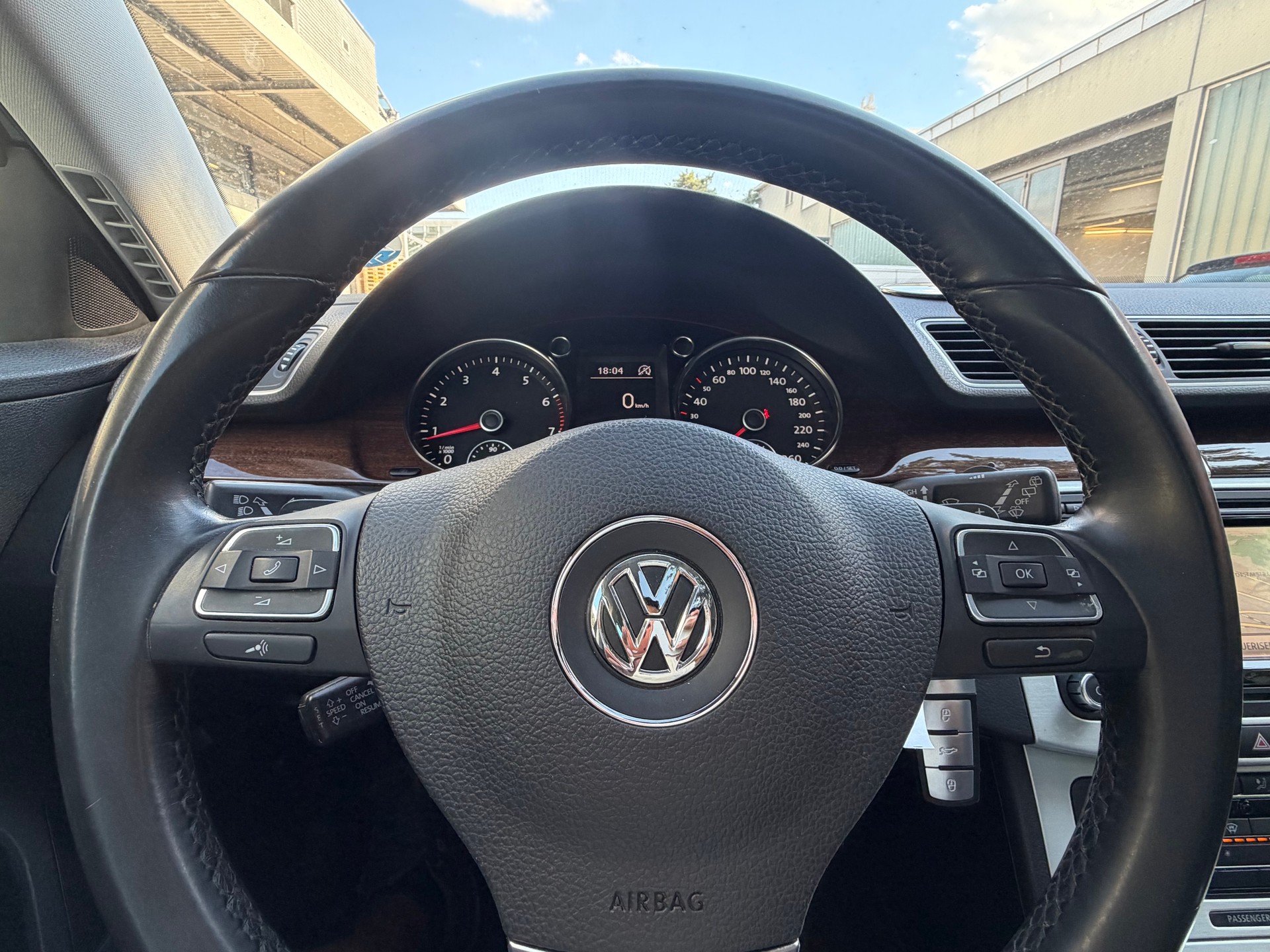 VW Passat Variant 1.4 TSI BMT Highline DSG-image-17