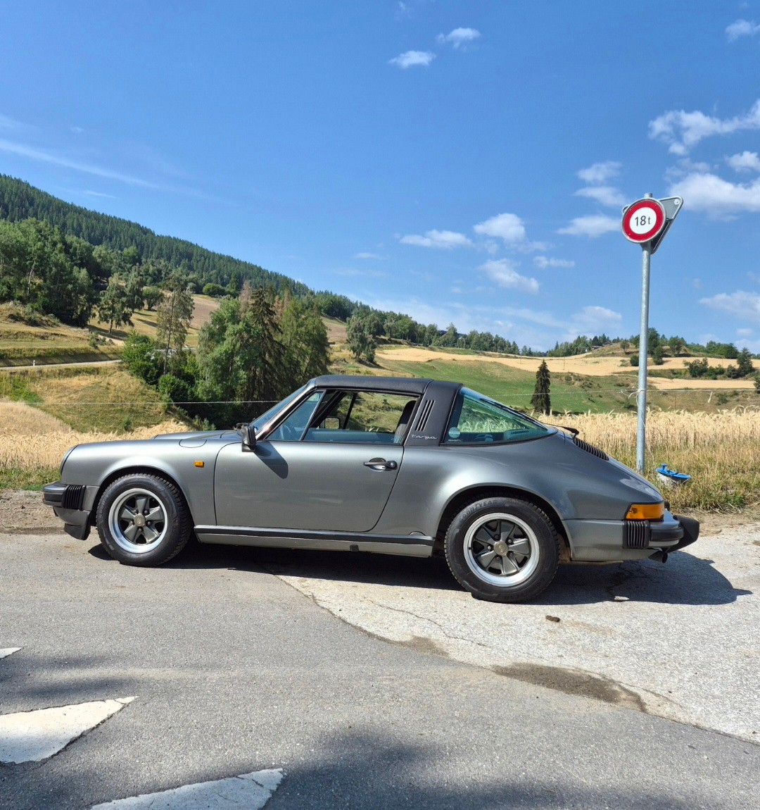 PORSCHE 3.2 Carrera-image-2