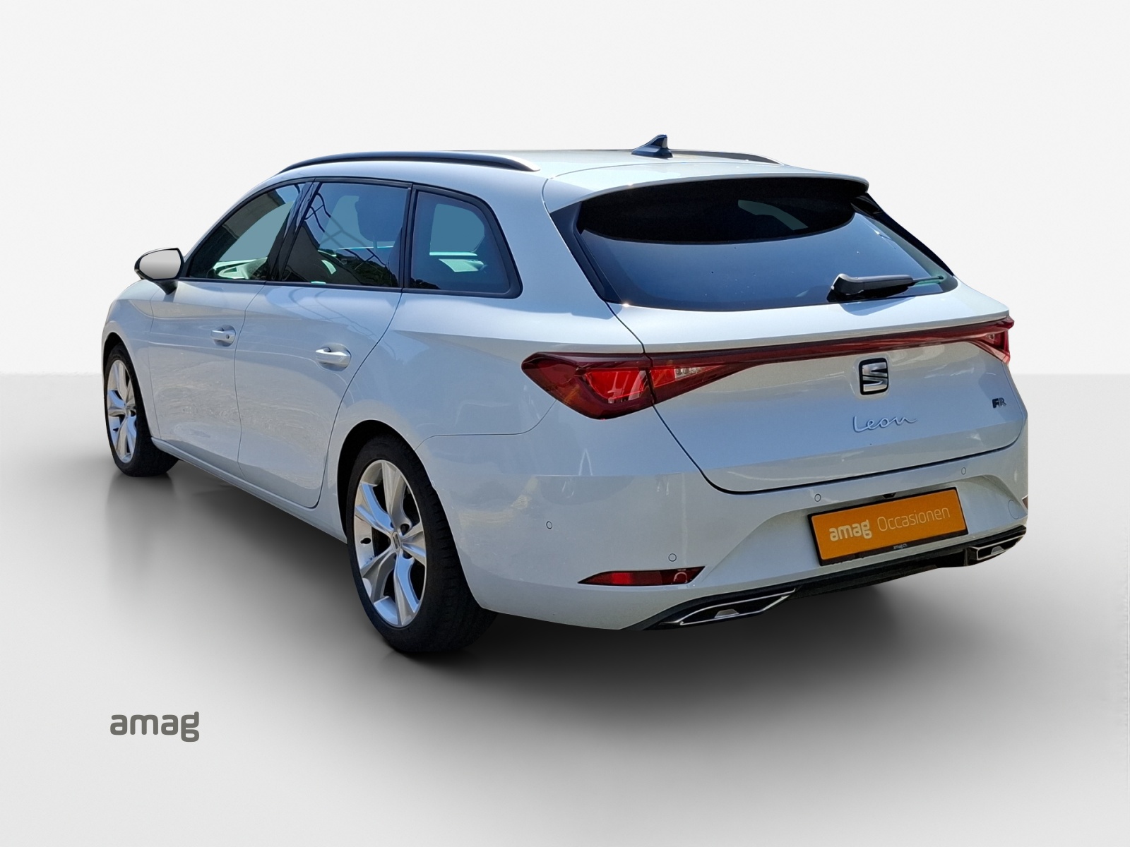 SEAT Leon ST 1.5 eTSI mHEV DSG FR-image-2