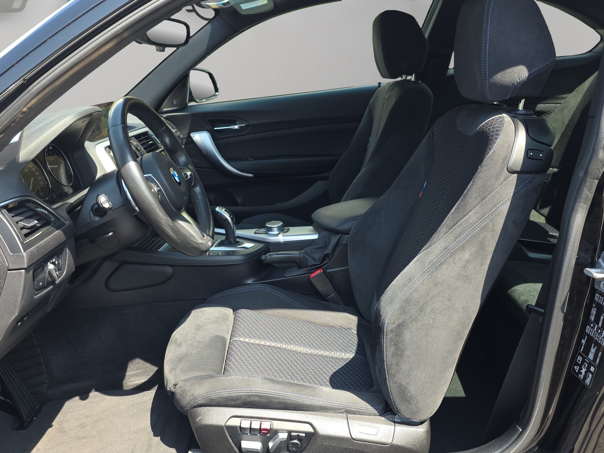 BMW M240i xDrive Steptronic-image-9