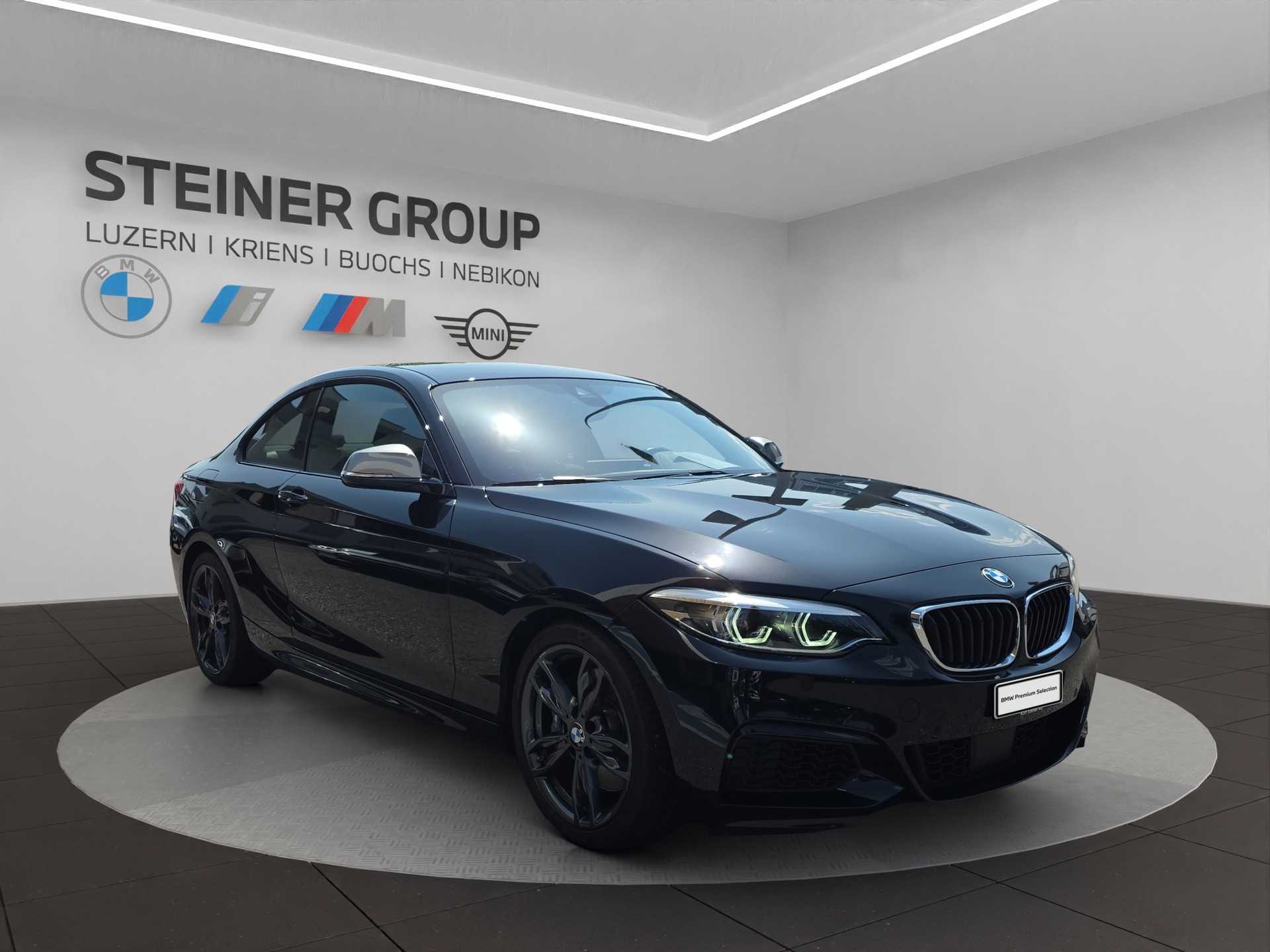 BMW M240i xDrive Steptronic-image-2
