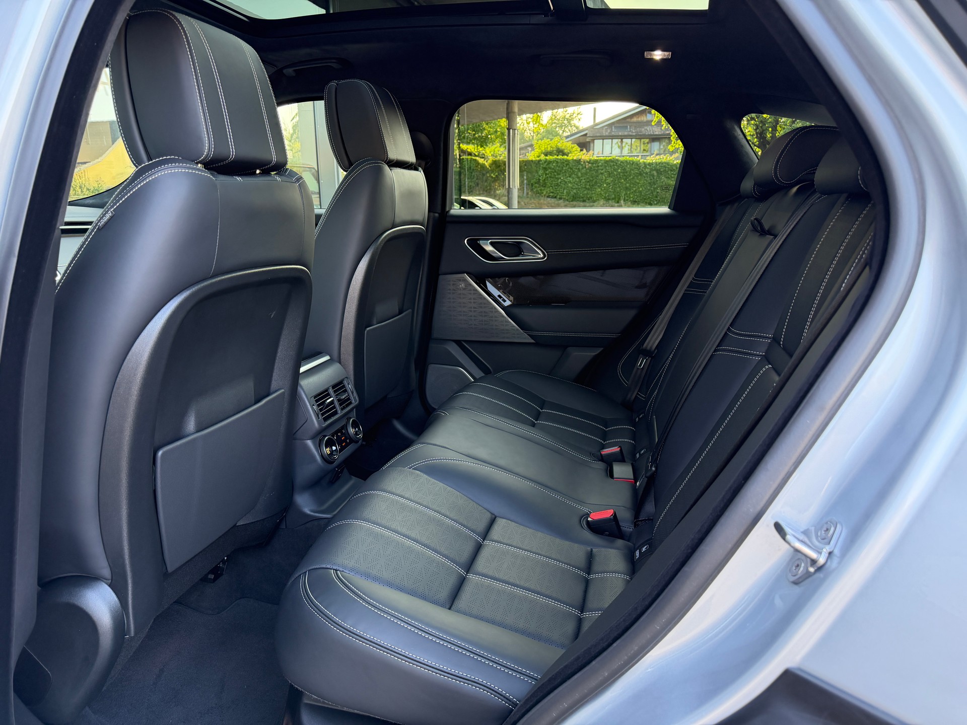 LAND ROVER Range Rover Velar R-Dynamic D 300 I6 MHEV HSE Automatic-image-26