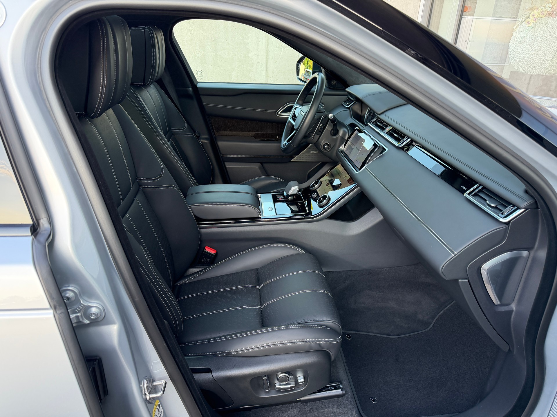 LAND ROVER Range Rover Velar R-Dynamic D 300 I6 MHEV HSE Automatic-image-15