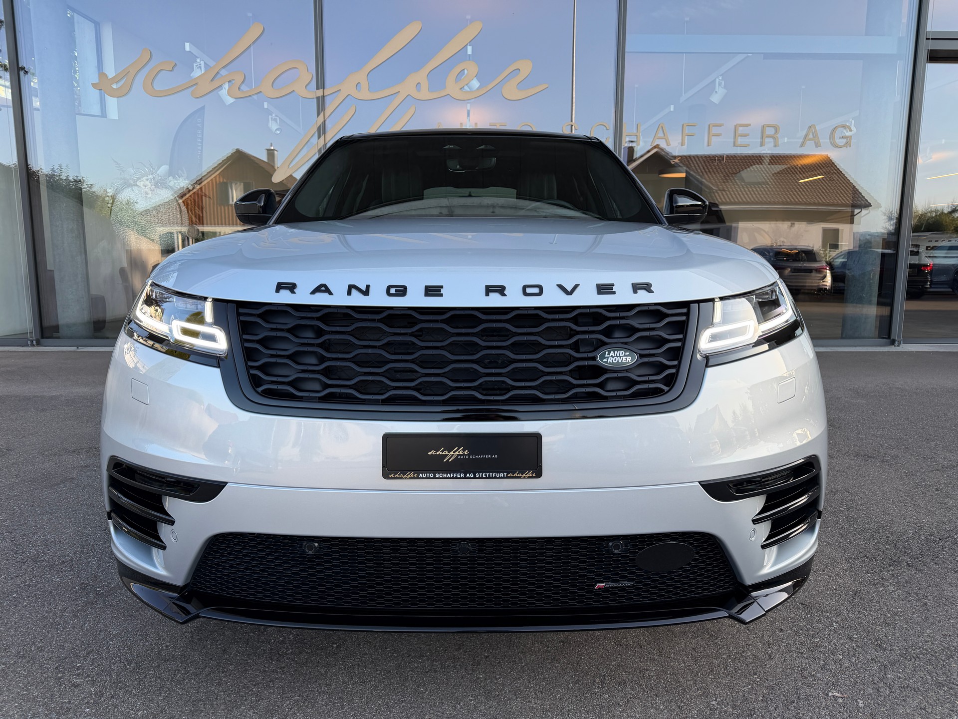 LAND ROVER Range Rover Velar R-Dynamic D 300 I6 MHEV HSE Automatic-image-2