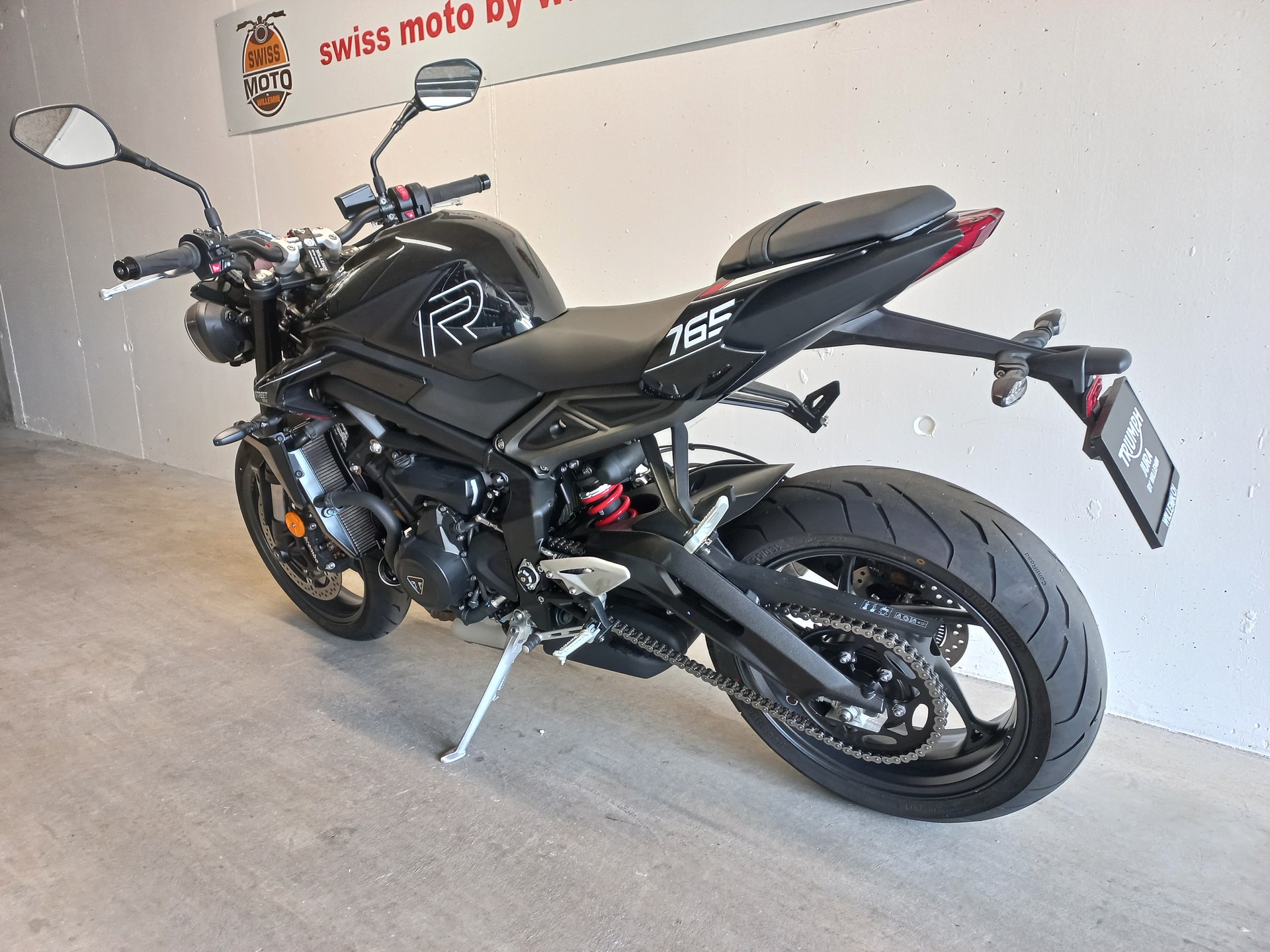 TRIUMPH Street Triple R 765 ABS (A2)-showroom-element-1