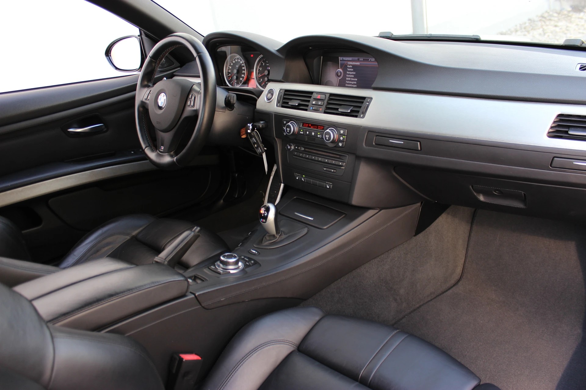 BMW M3-image-3