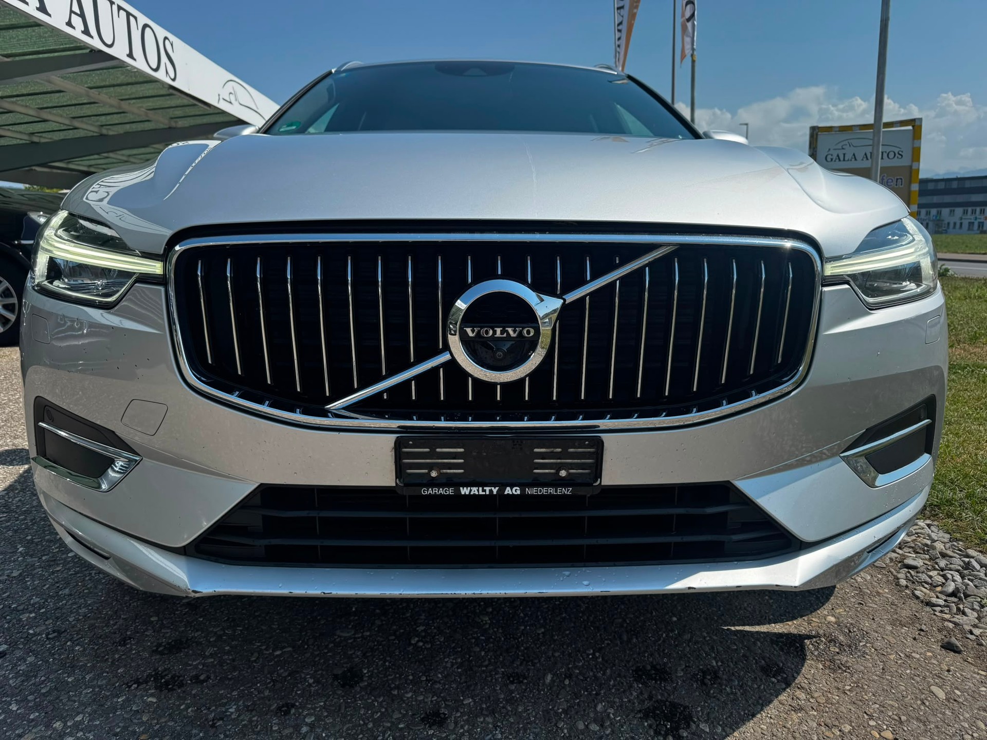 VOLVO XC60 D5 AWD Inscription Geartronic-image-1