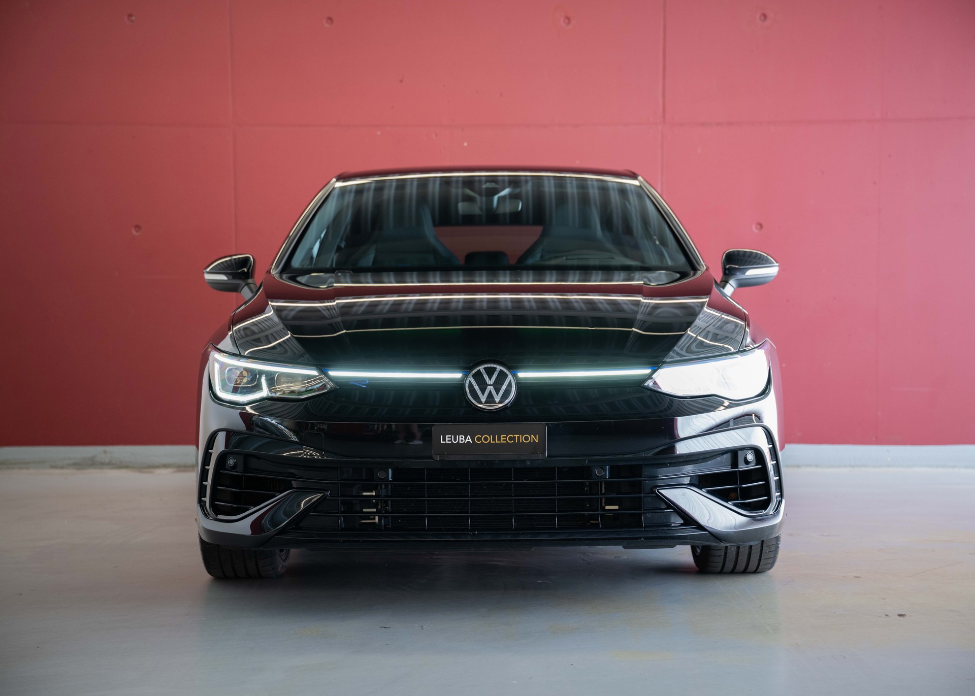 VW Golf 2.0 TSI R DSG 4Motion R 20 Years (1st hand, Swiss car, fantastic condition, full service history, Akrapovic)-showroom-element-2