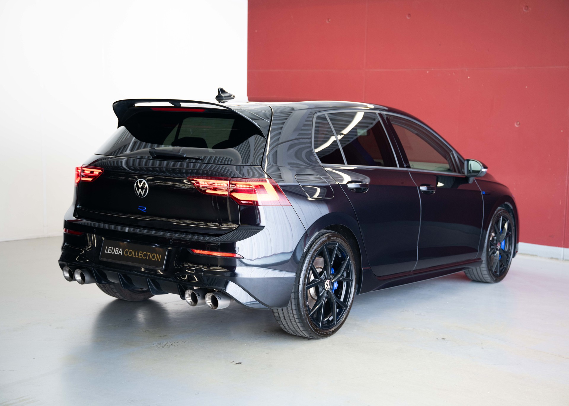 VW Golf 2.0 TSI R DSG 4Motion R 20 Years (1st hand, Swiss car, fantastic condition, full service history, Akrapovic)-image-5