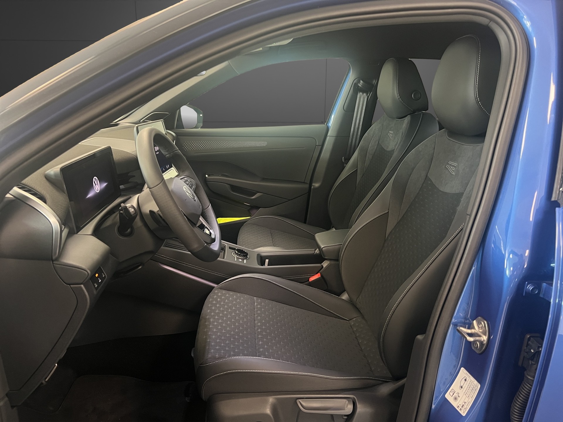 VW T-Roc 1.5 eTSI mHEV R-Line DSG-image-5