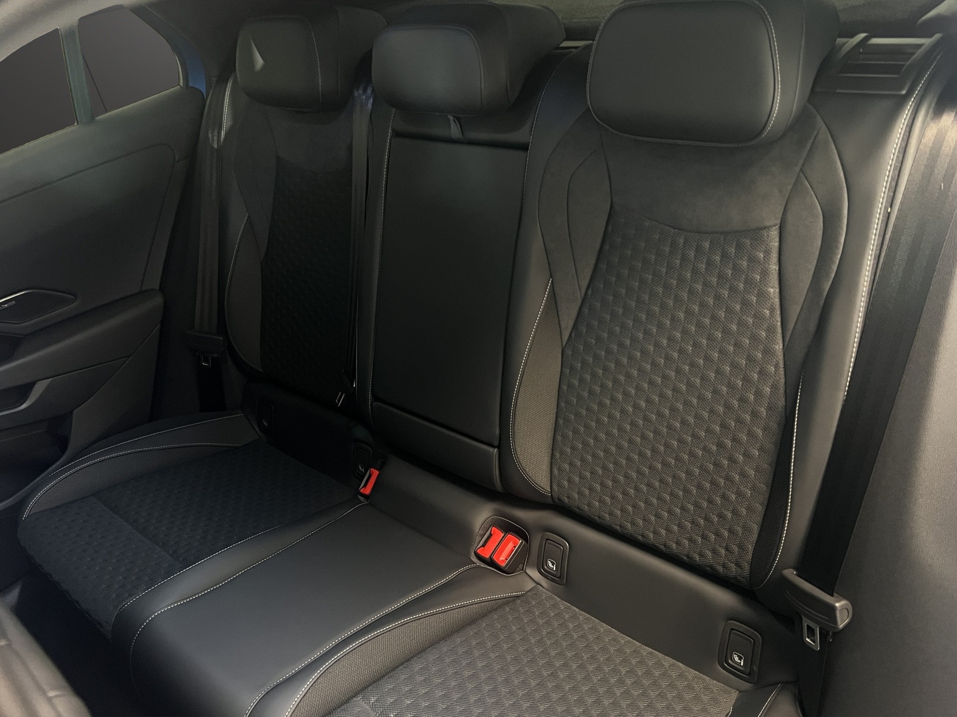 VW T-Roc 1.5 eTSI mHEV R-Line DSG-image-9