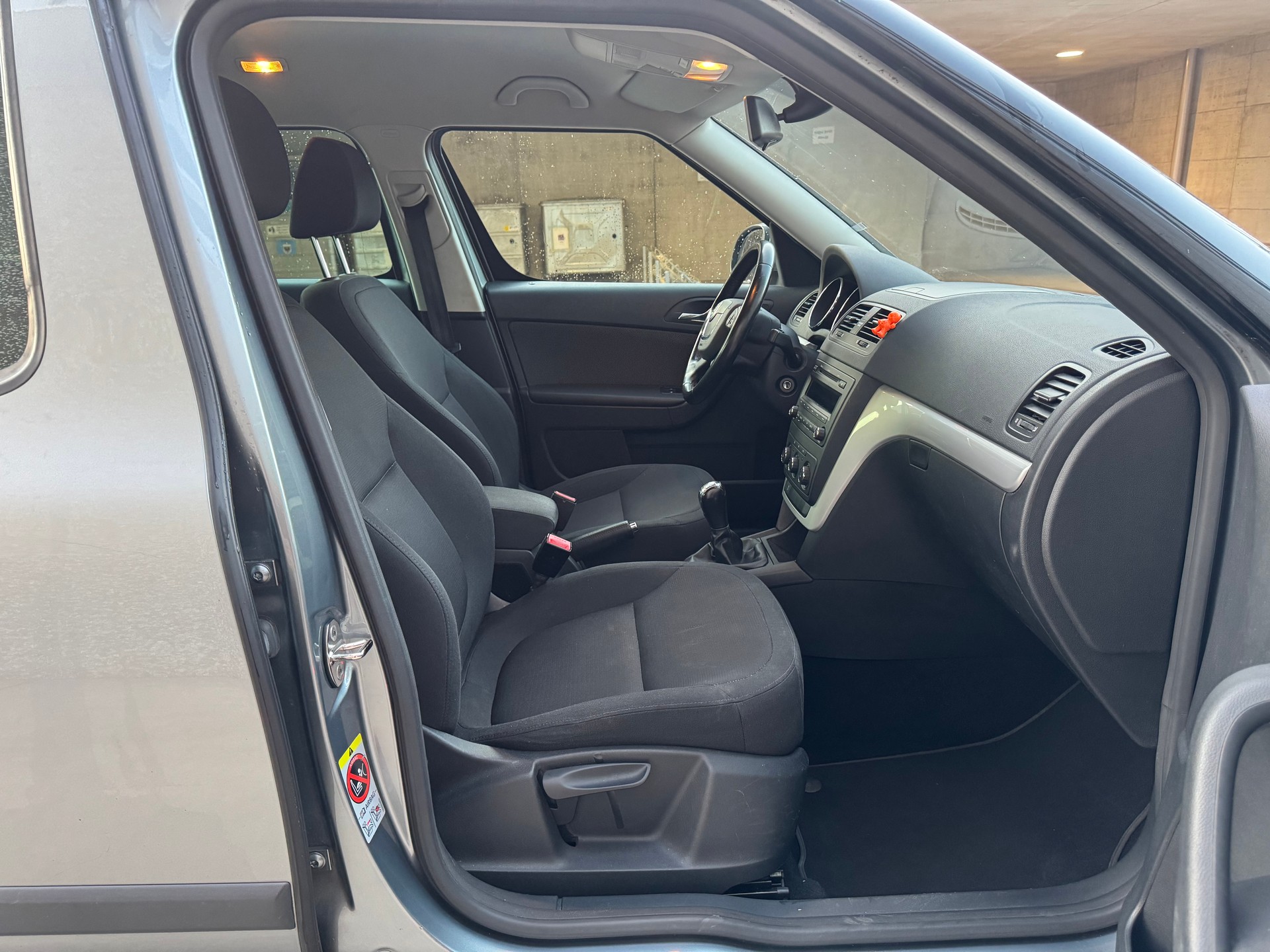 SKODA Yeti 1.4 TSI Ambition-image-12