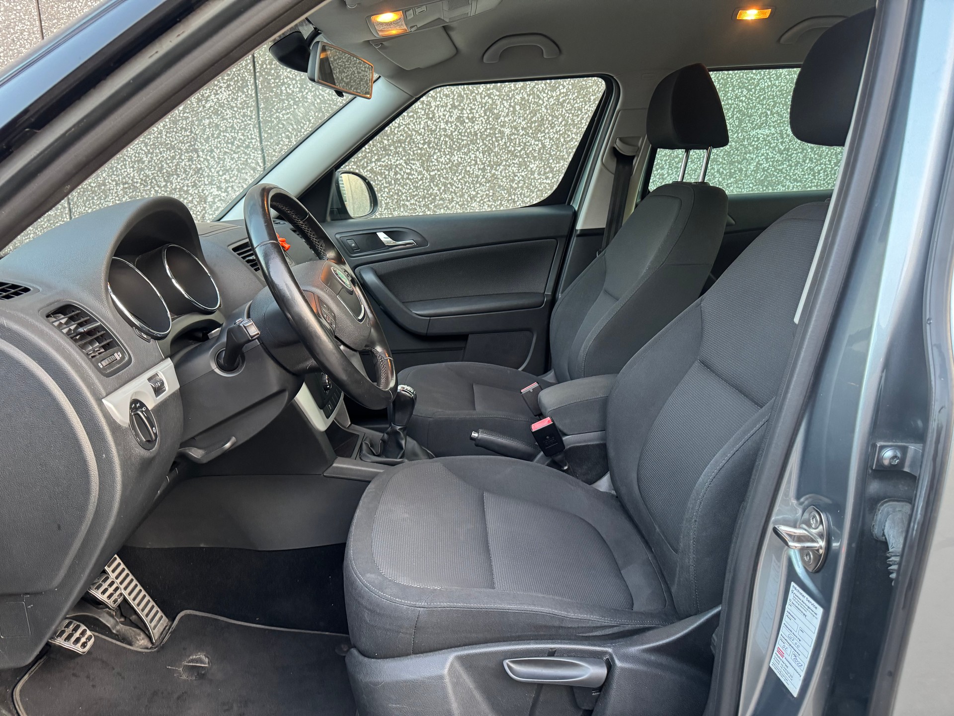 SKODA Yeti 1.4 TSI Ambition-image-8