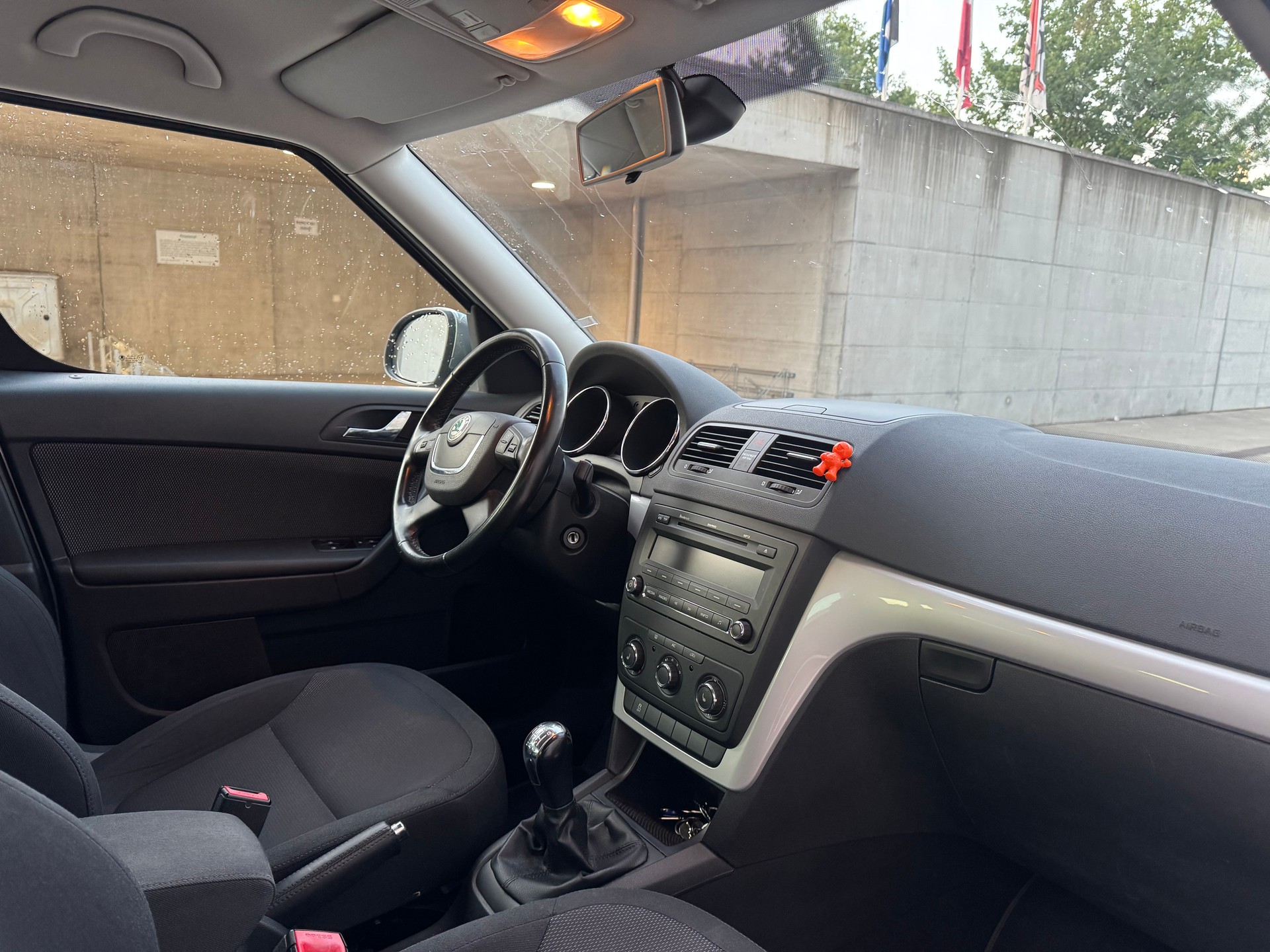 SKODA Yeti 1.4 TSI Ambition-image-11