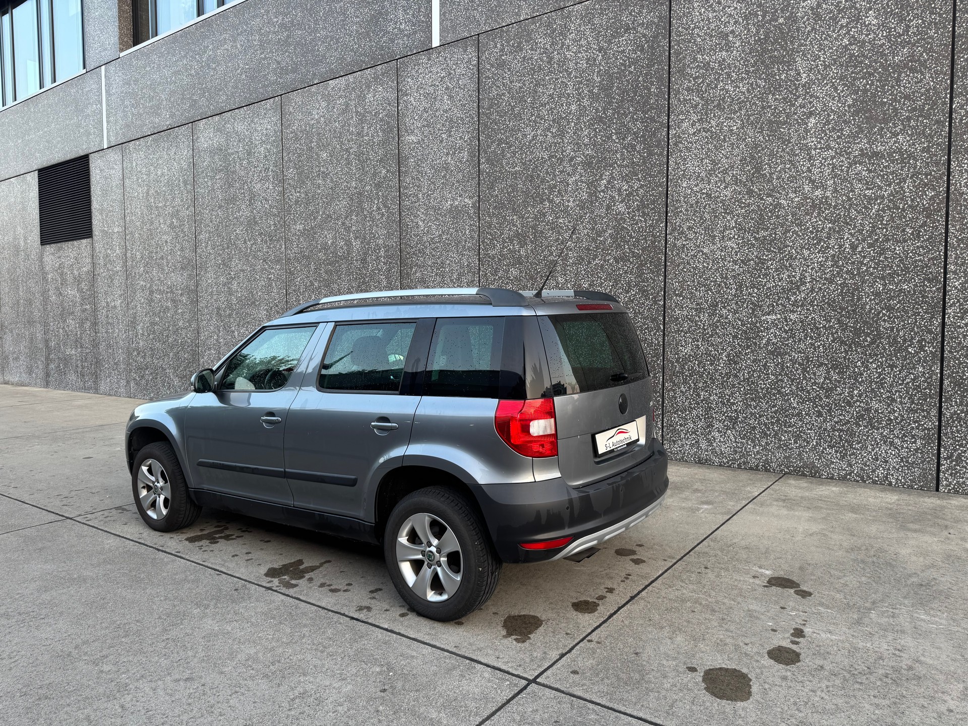 SKODA Yeti 1.4 TSI Ambition-image-4