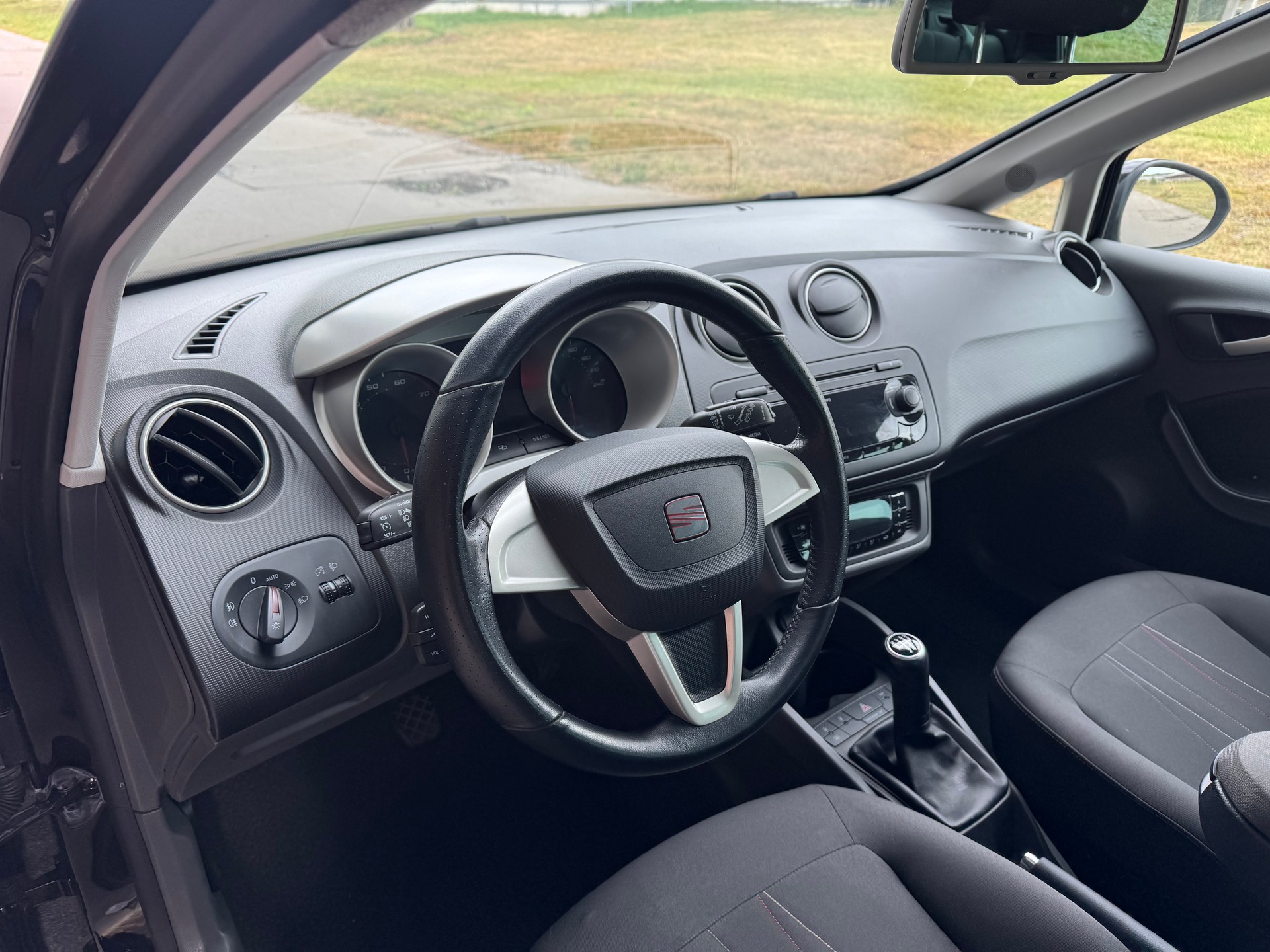 SEAT Ibiza ST 1.2 TSI Style-image-9