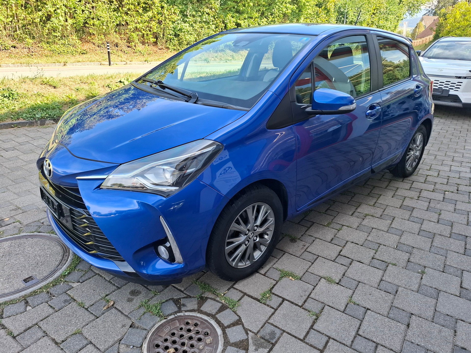 TOYOTA Yaris 1.5 Trend-image-1
