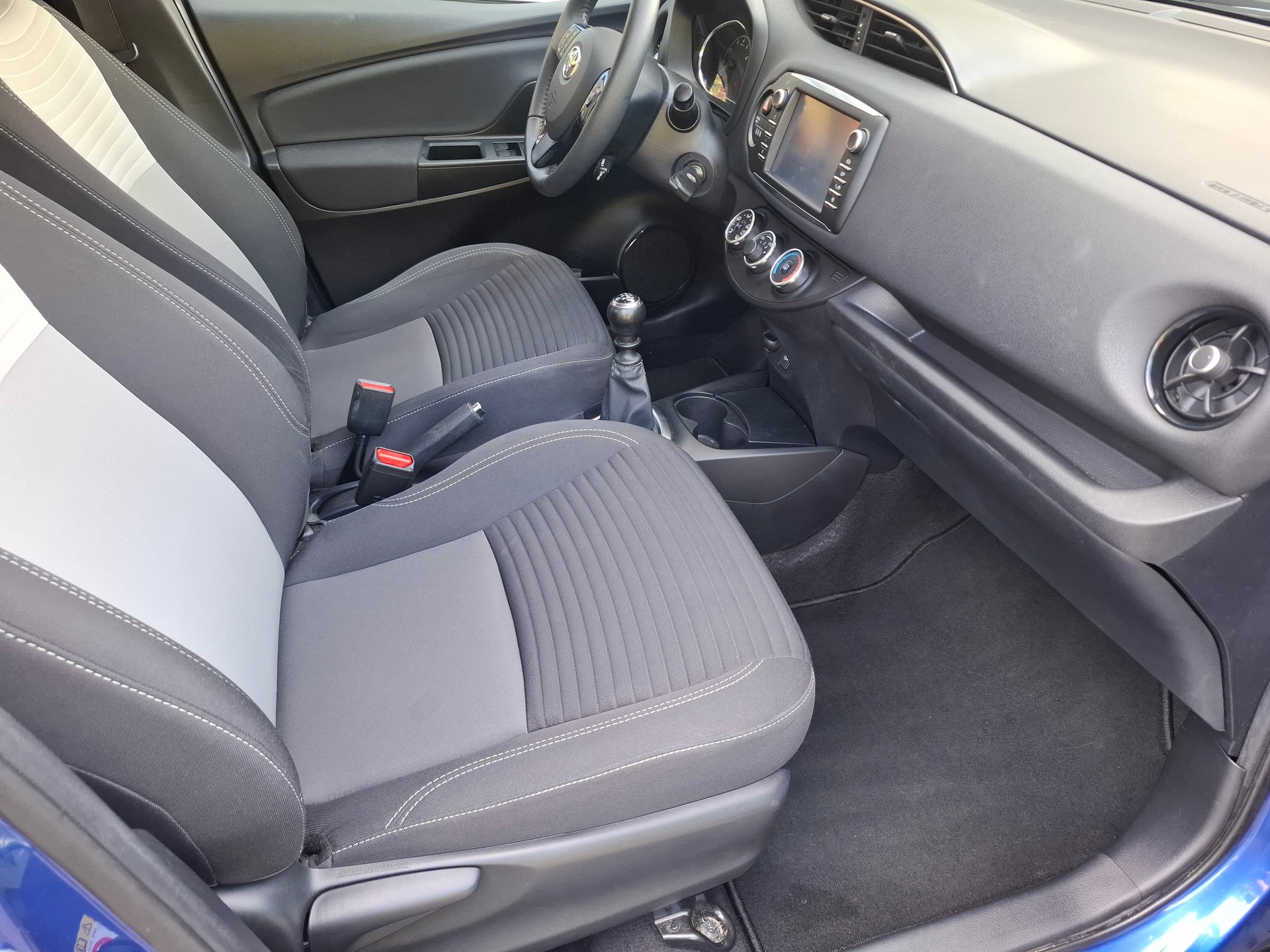 TOYOTA Yaris 1.5 Trend-image-5