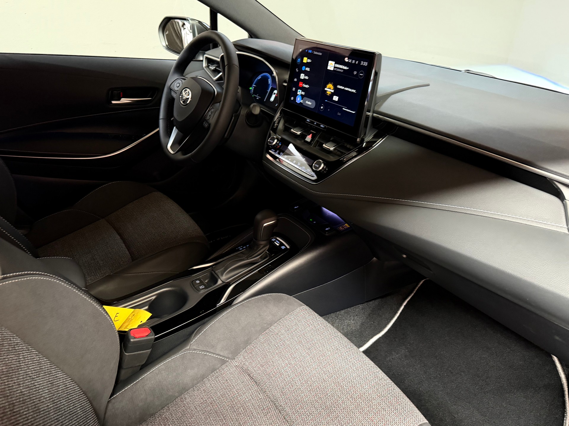 TOYOTA Corolla Touring Sports 1.8 HSD Trend e-CVT-image-11